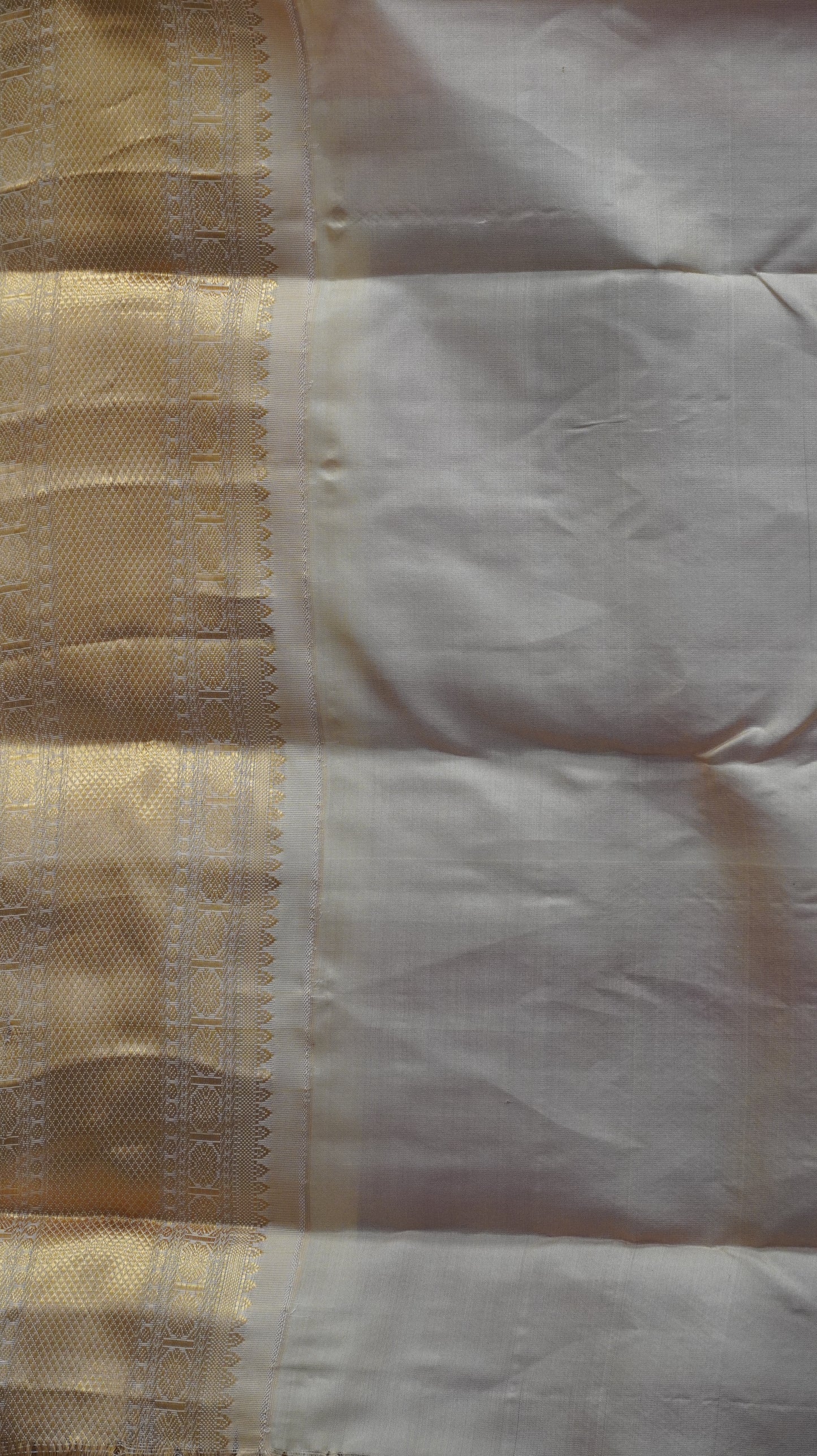 Pure Kanjivaram Saree Red - Cream