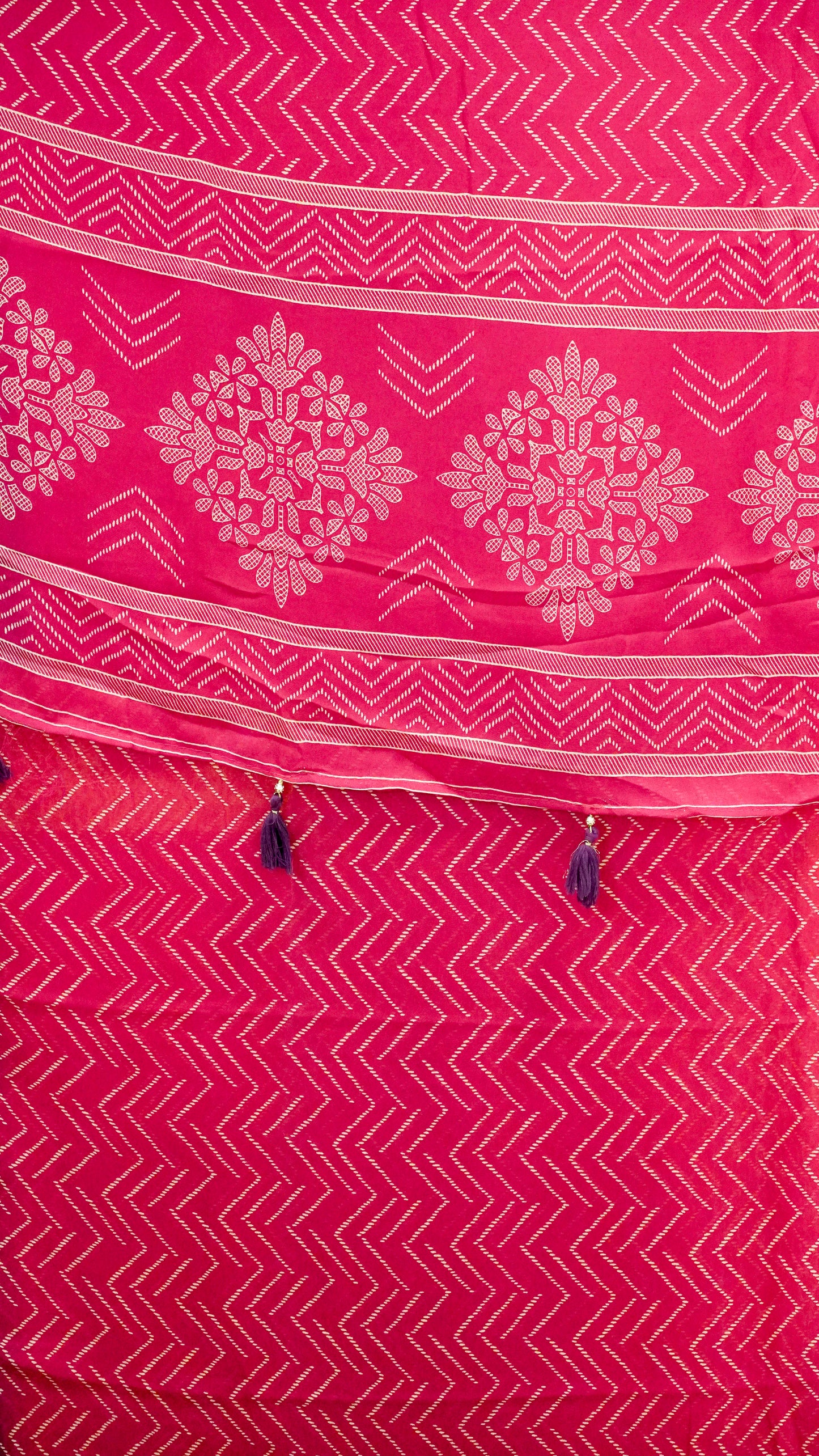 Shiffon Saree Arrow Print With Gap Zari Border Red To Wine