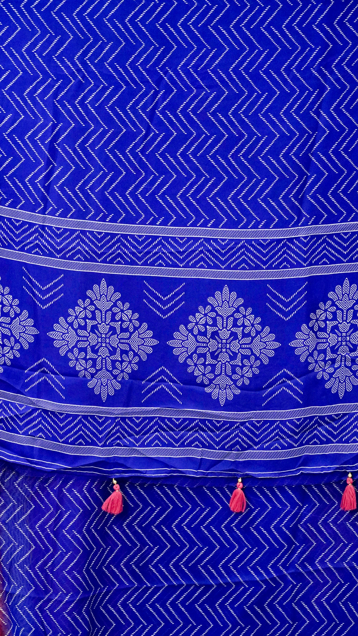 Shiffon Saree Arrow Print With Gap Zari Border Purple To Red