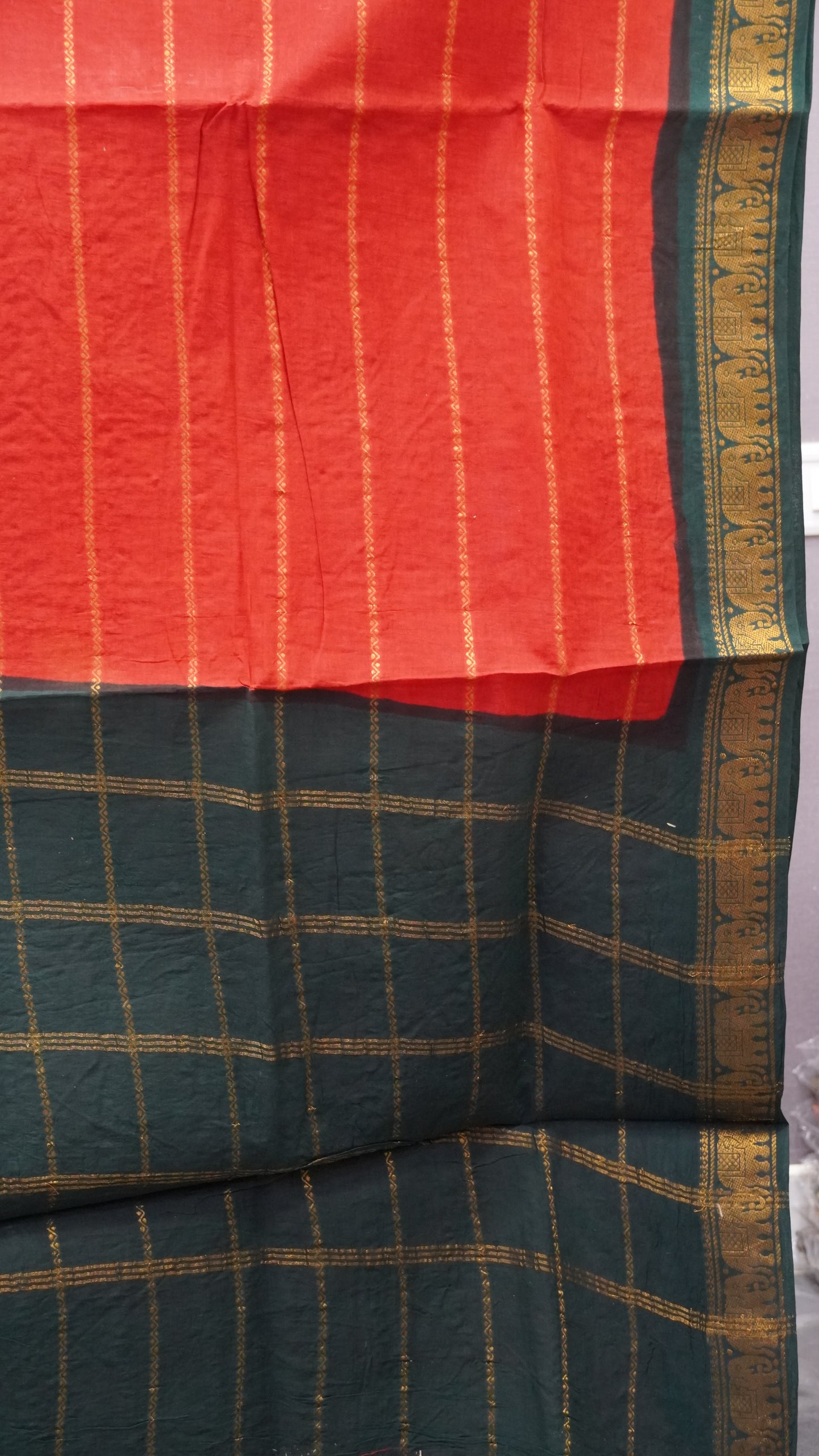 Sungudi Cotton Saree Checks Veldhari-Red