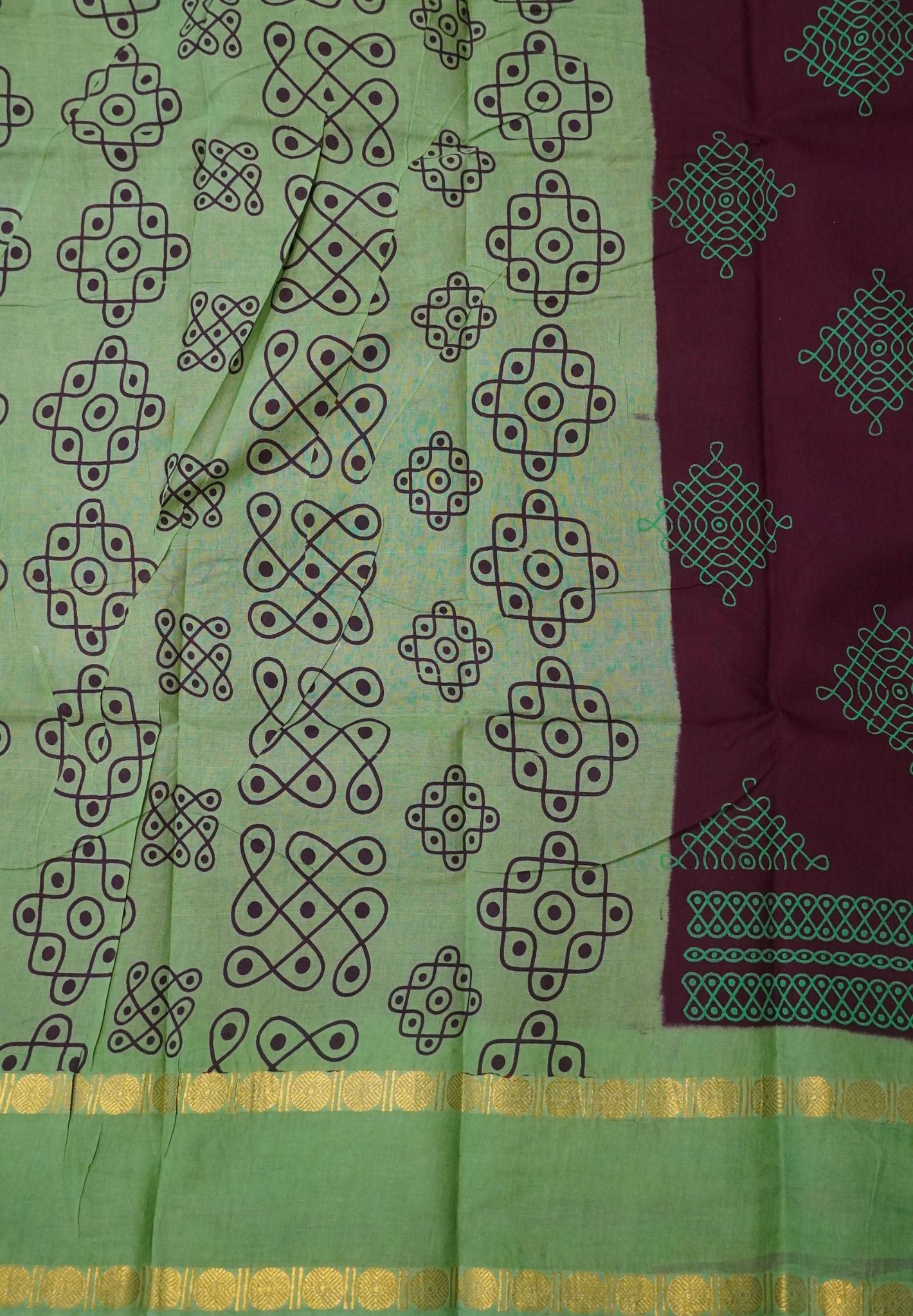 Sungudi Cotton Saree-Brown with Contrast Retapet Border in Kolam Pattern