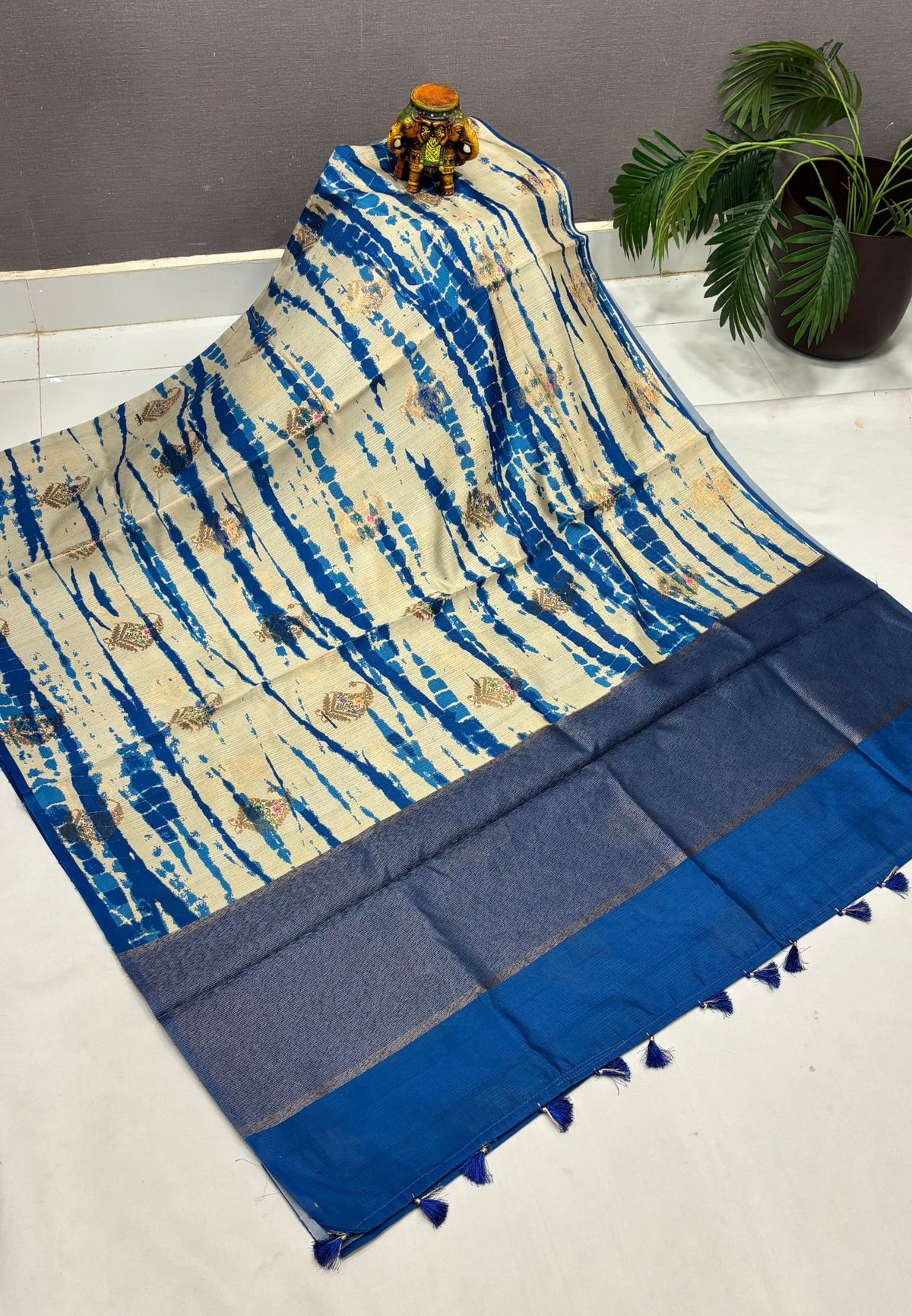 Tussar Saree-Blue in Leheriya Manga Motif Border