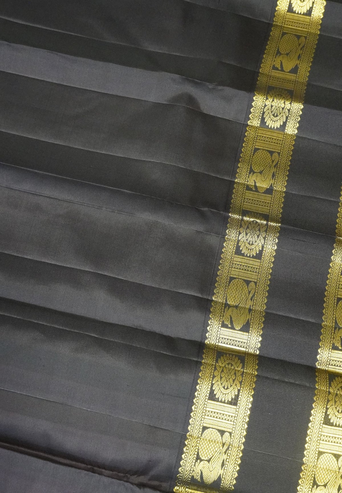 Pure Kanchipuram Silk Saree - Light peach pink-Brown with Retapet Border