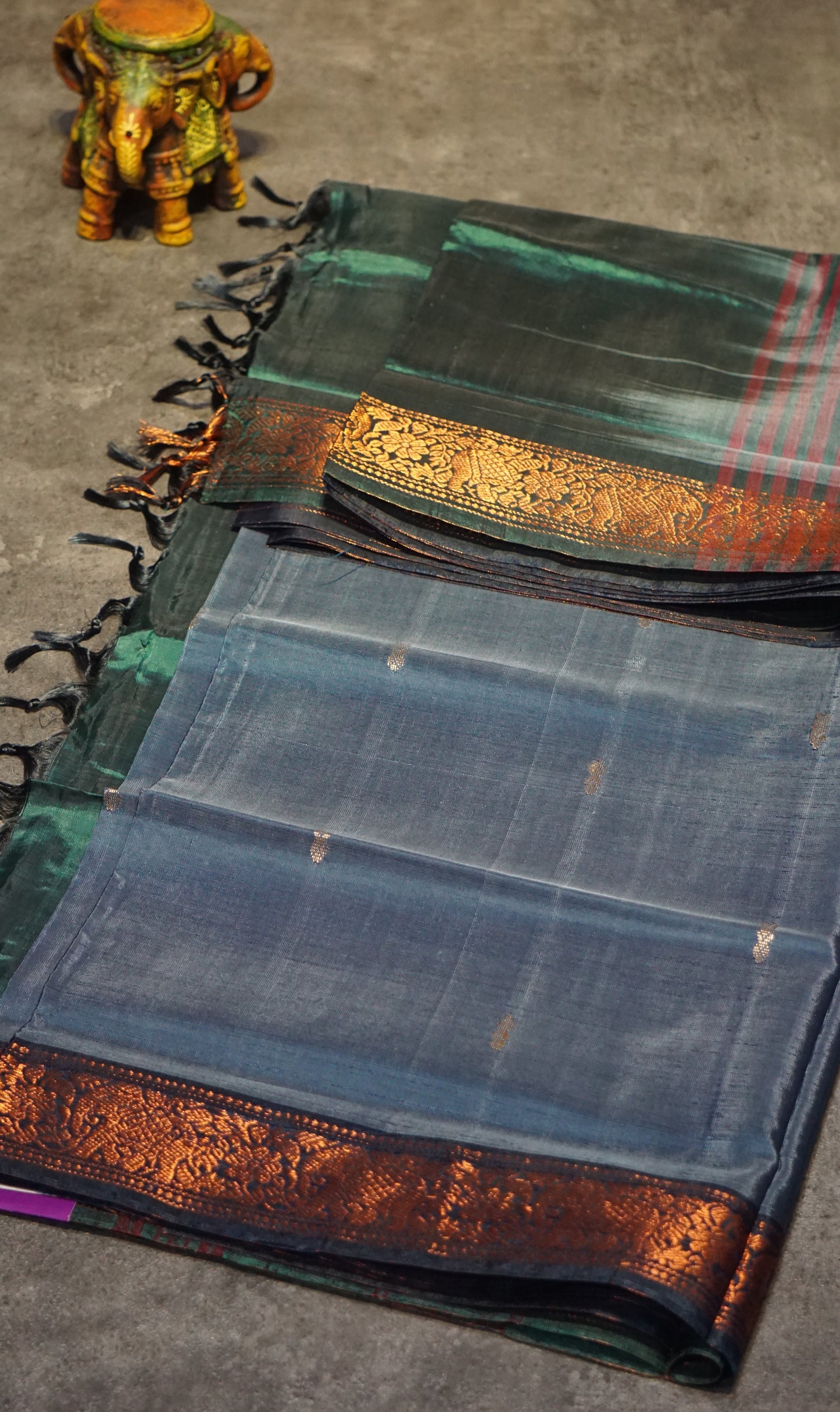 Vazhai Naaru Pattu Saree Small Border Peacock Blue to Bottle Green