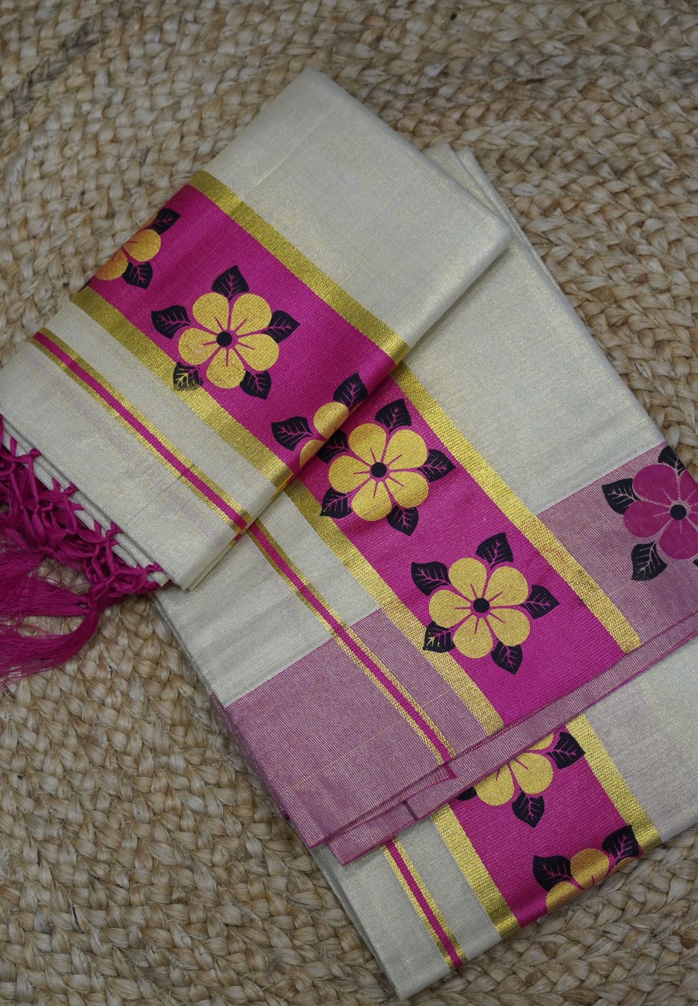 Tissue Set Mund - Sandal-Pink Golden Floral Motifs