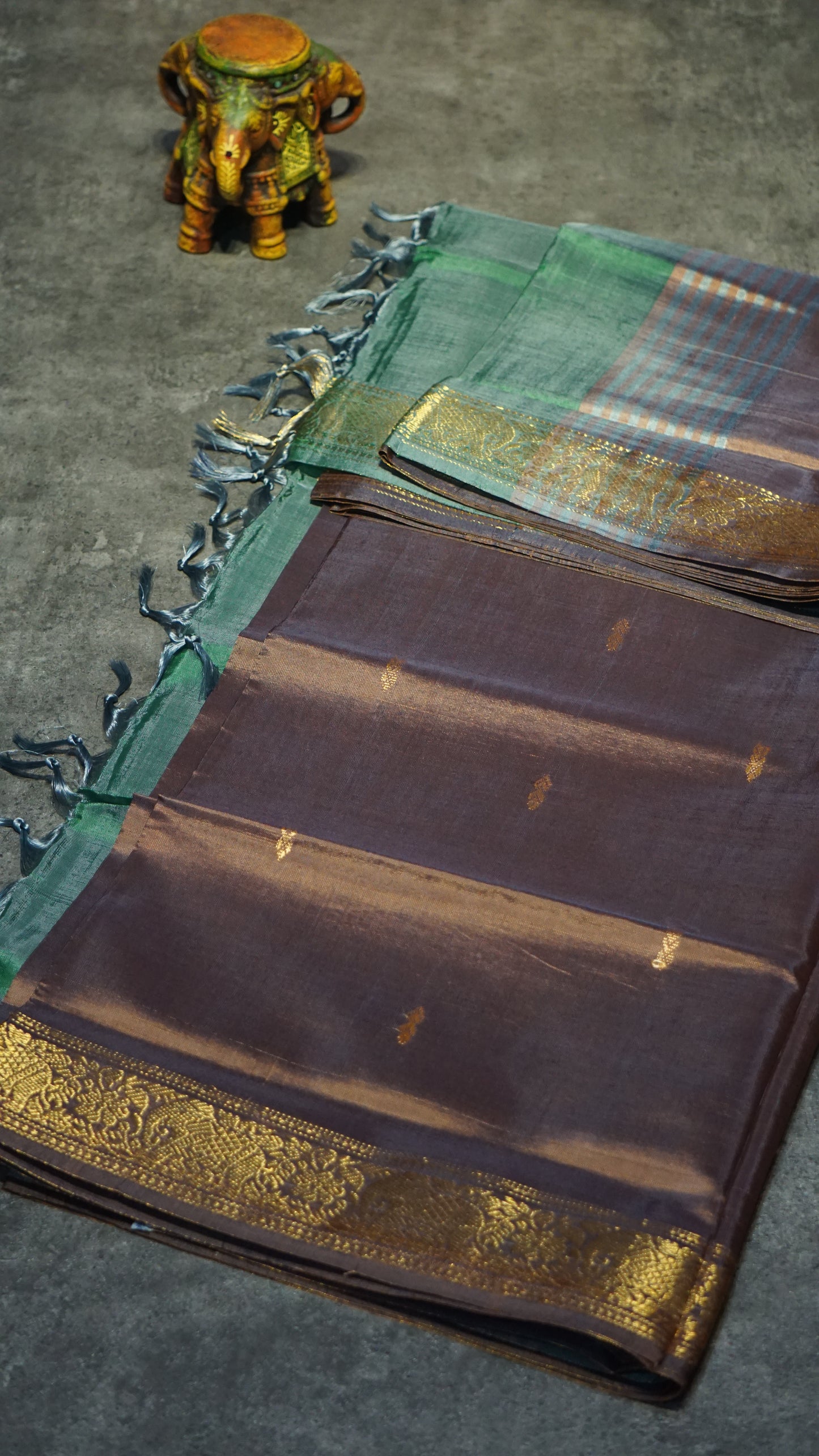 Vazhai Naaru Pattu Saree Small Border Chocolate Brown to Green