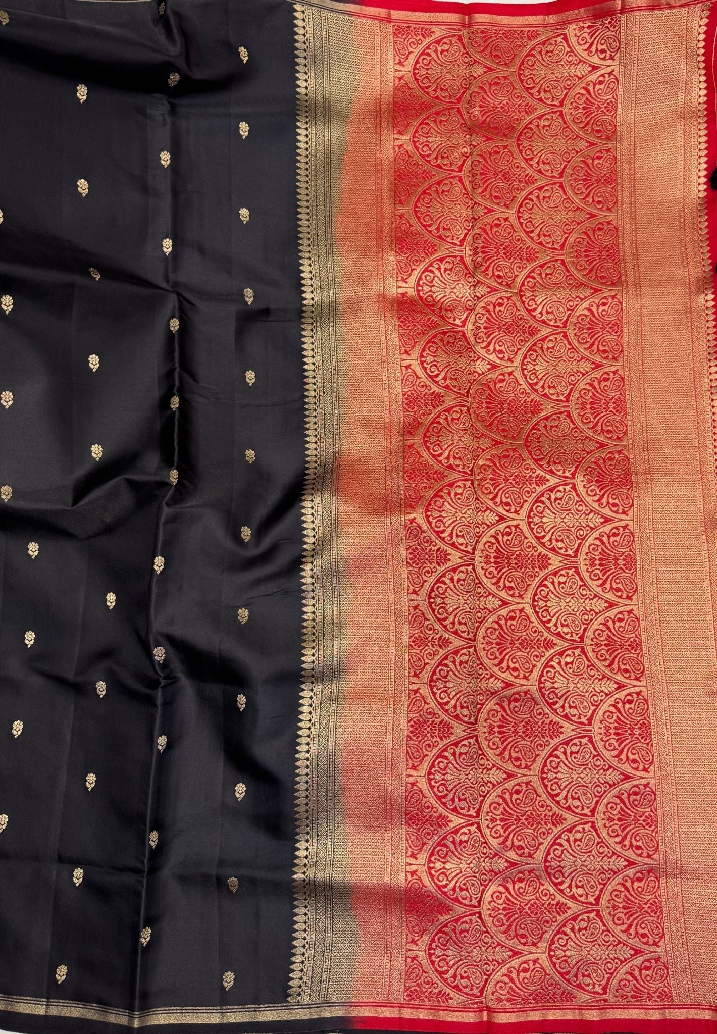 Gaji Silk Saree-Black In Paisley Jaal Zari Border