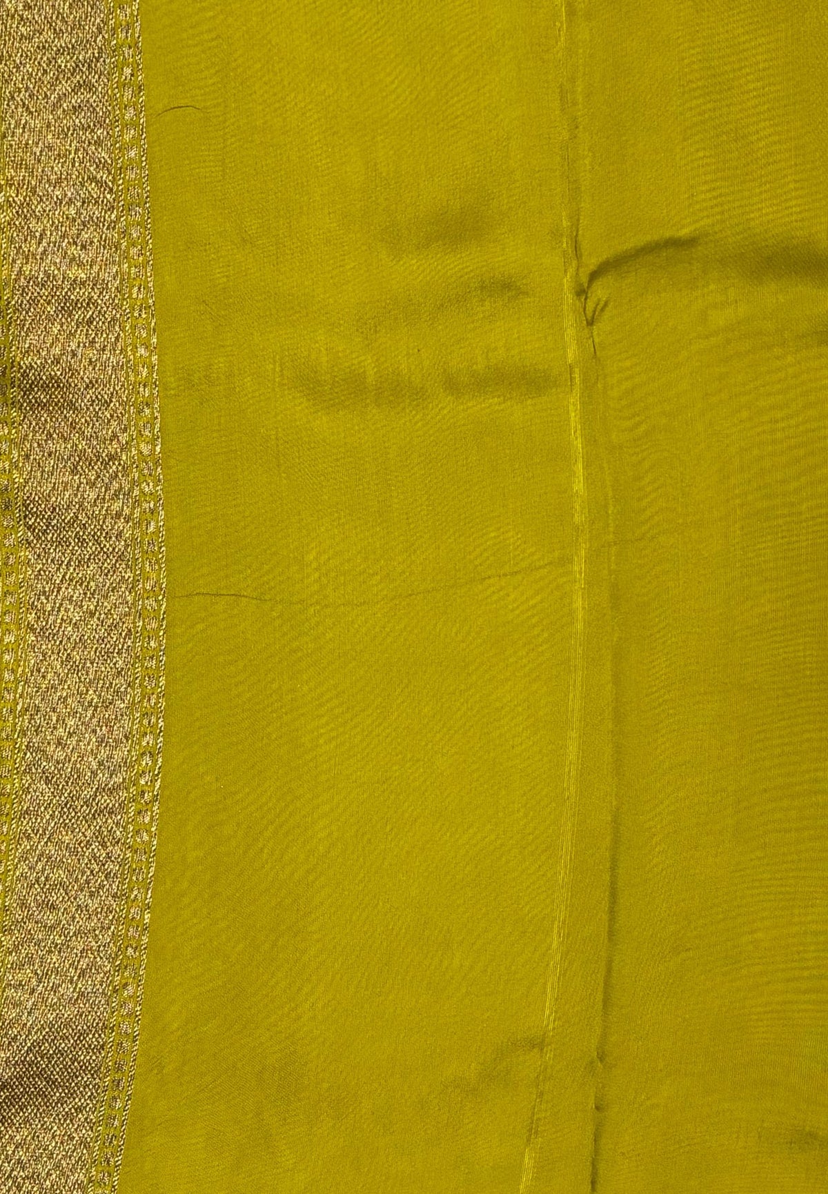 Kattan Silk Saree-Mehandi Green in Floral Vine Zari Border