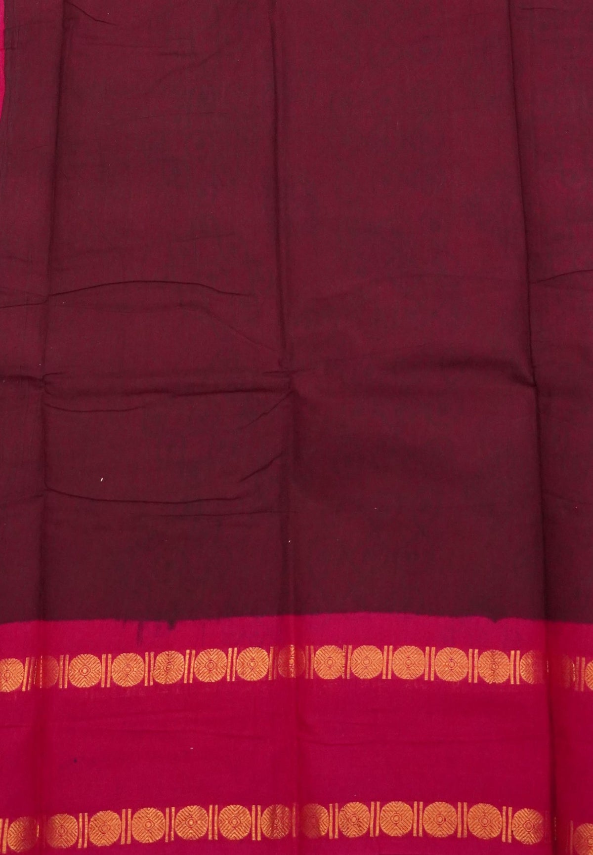 Sungudi Cotton Saree-Arakku with Contrast Retapet Border in Kolam Pattern
