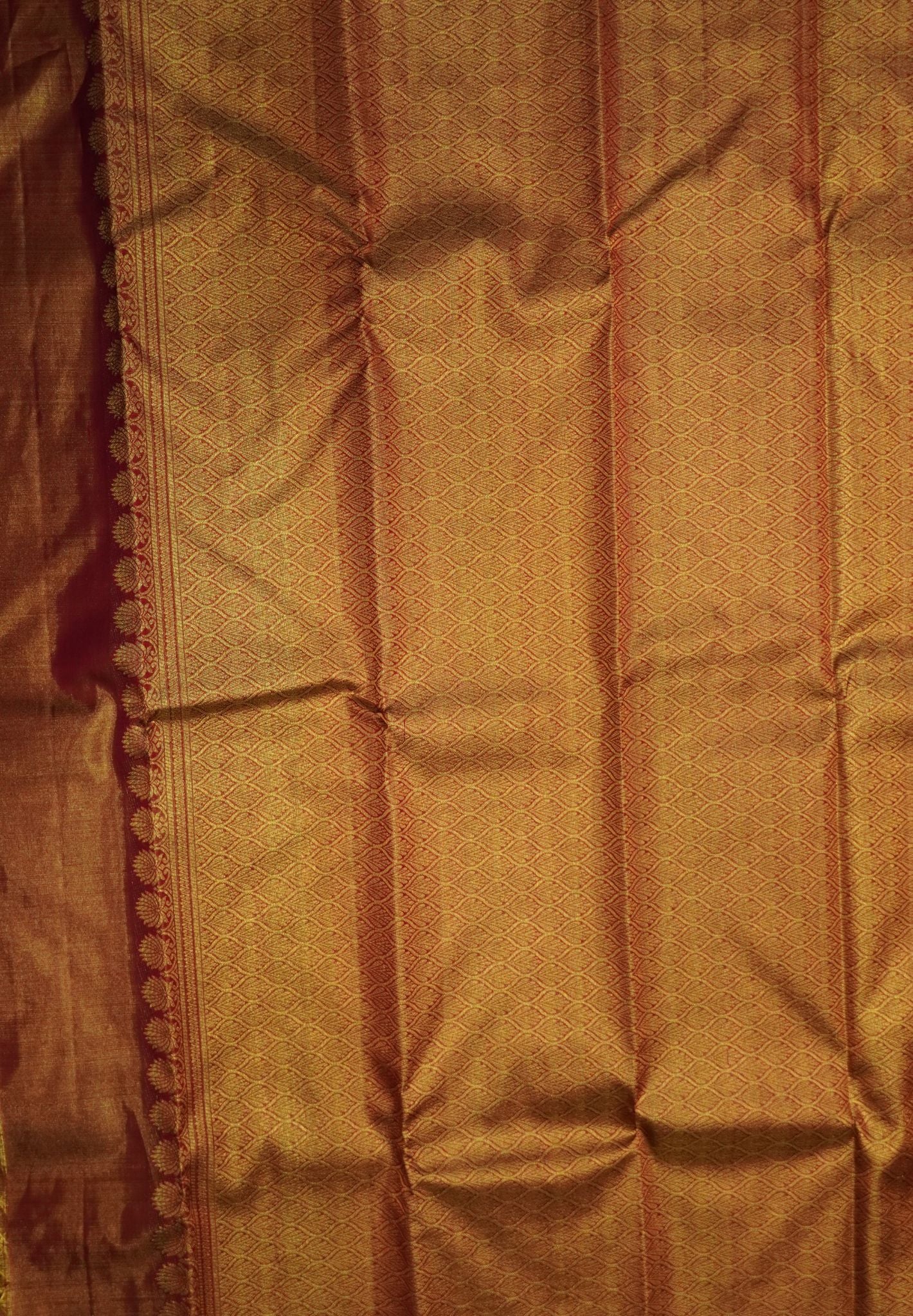 Pure Tissue Kanchipuram Silk Saree- Red with Paisley Zari Motif