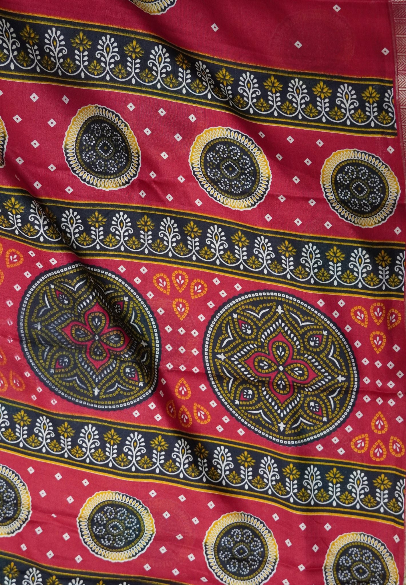Dola Saree-Red in Kolam patteran with Small Border