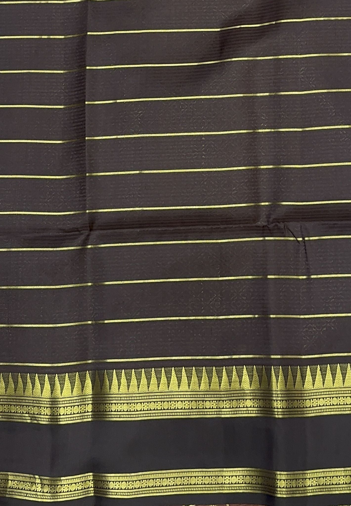 Pure Kanchipuram Silk Saree-Honey with Golden Checkered Pattern in Mayil Chakram Motifs