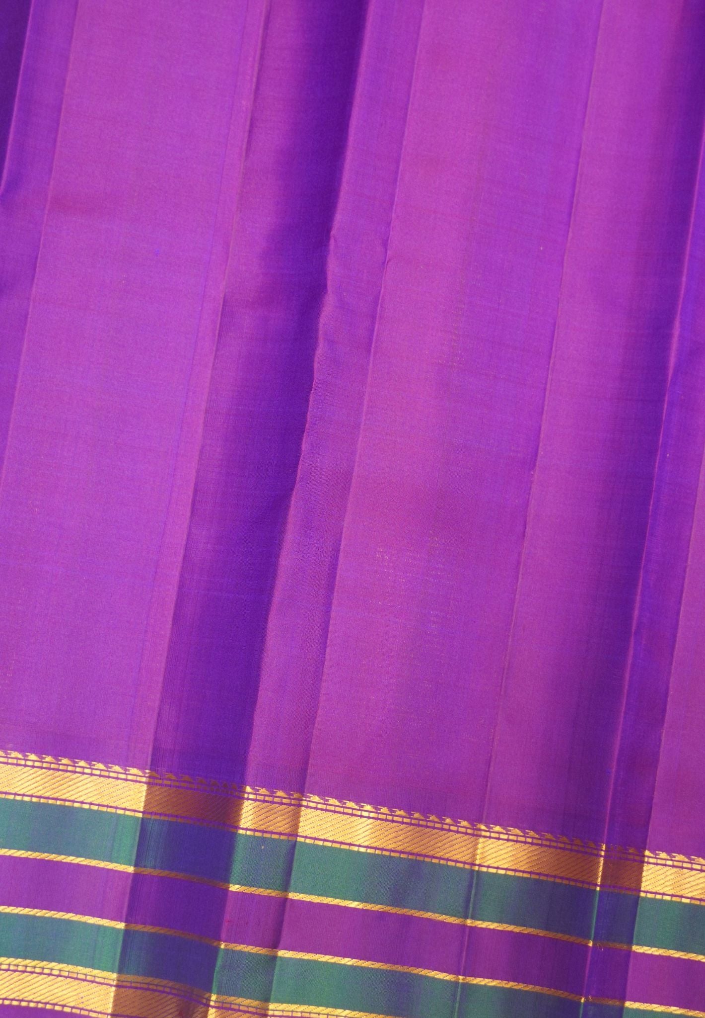 Pure Kanchipuram Silk Saree- Metallic Voilet Small Butta with Contrast Border