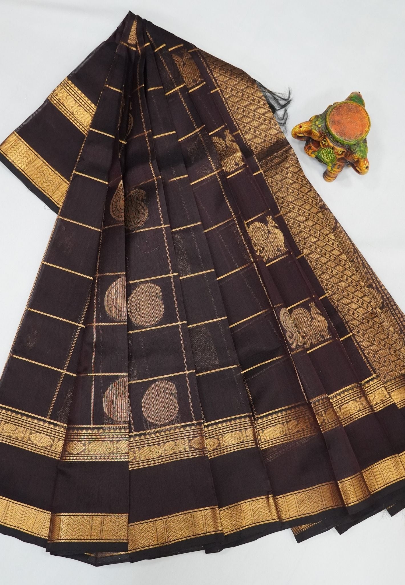 Pure Silk Cotton Saree-Arakku Checks with Paisley Motifs