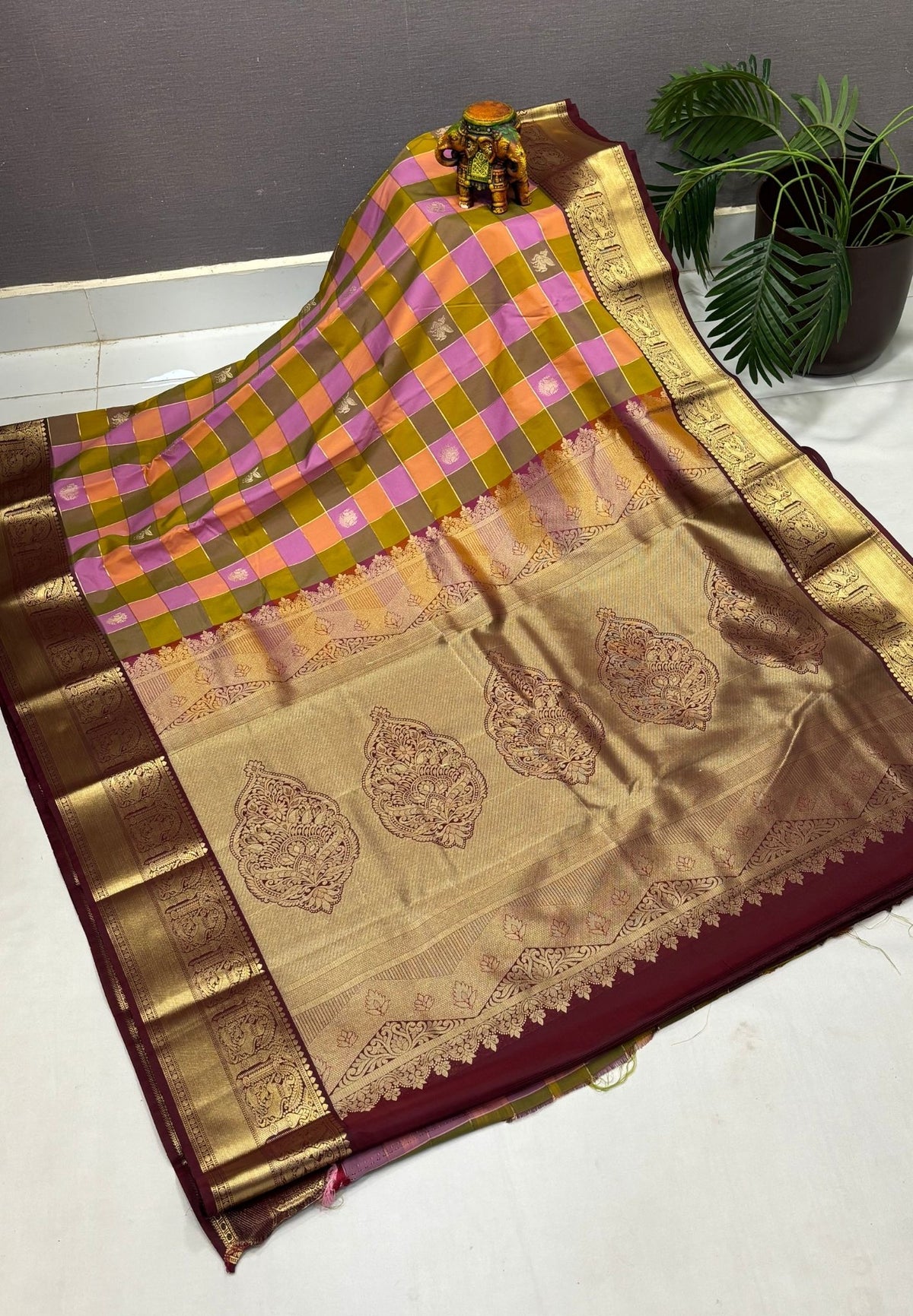 Budget Kanchipuram Saree-Onion Pink with Contrast Border