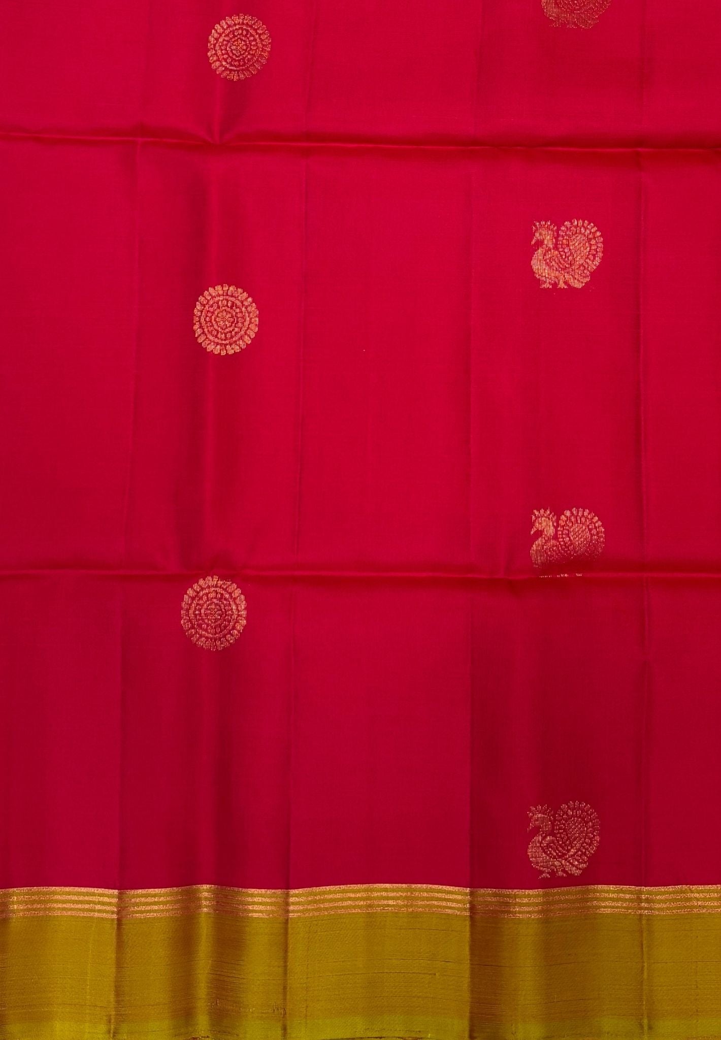 Pure Kanchipuram Silk Saree-Chilli Red in Mayil Butta Zari Border