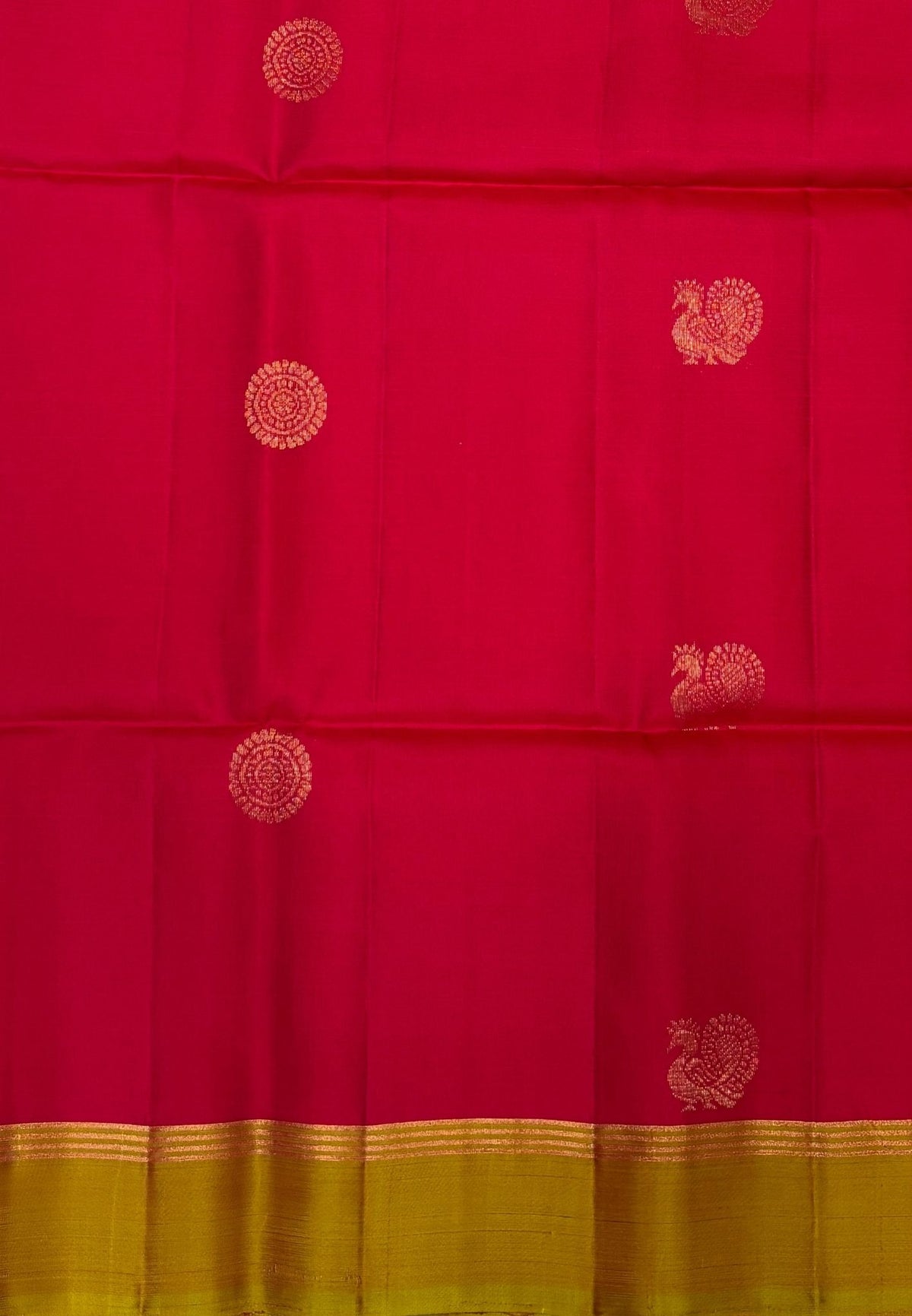 Pure Kanchipuram Silk Saree-Chilli Red in Mayil Butta Zari Border