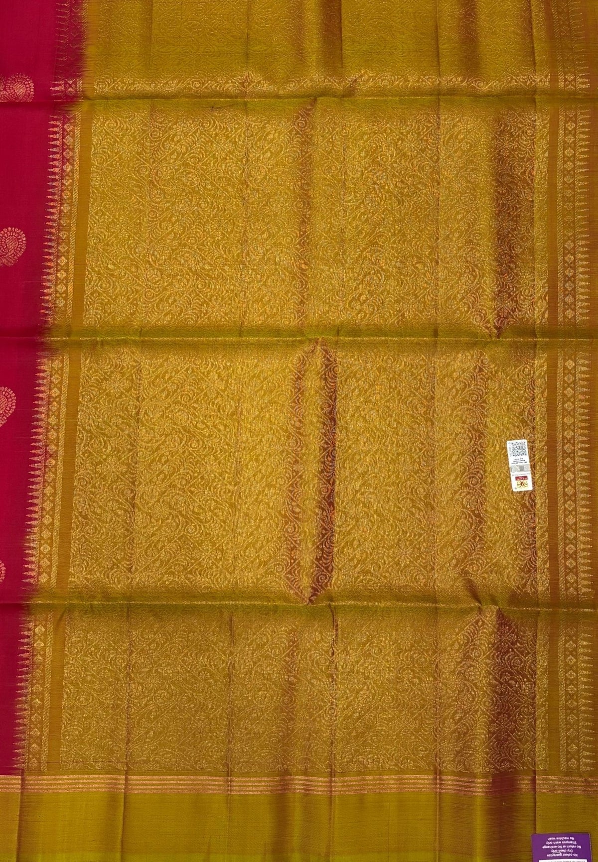 Pure Kanchipuram Silk Saree-Chilli Red in Mayil Butta Zari Border