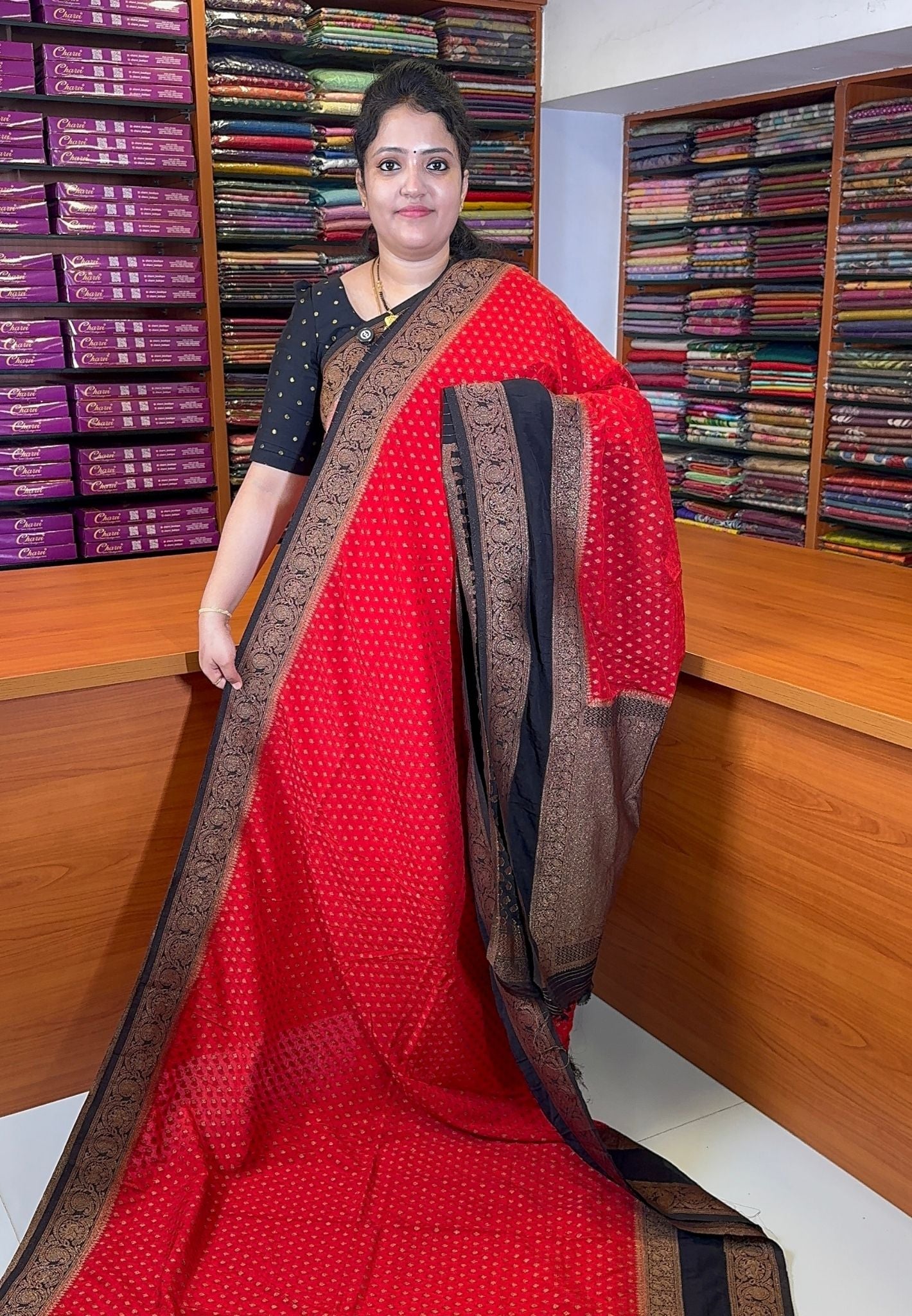 Banarasi Georgette Saree-Red with Contrast Retapet Border