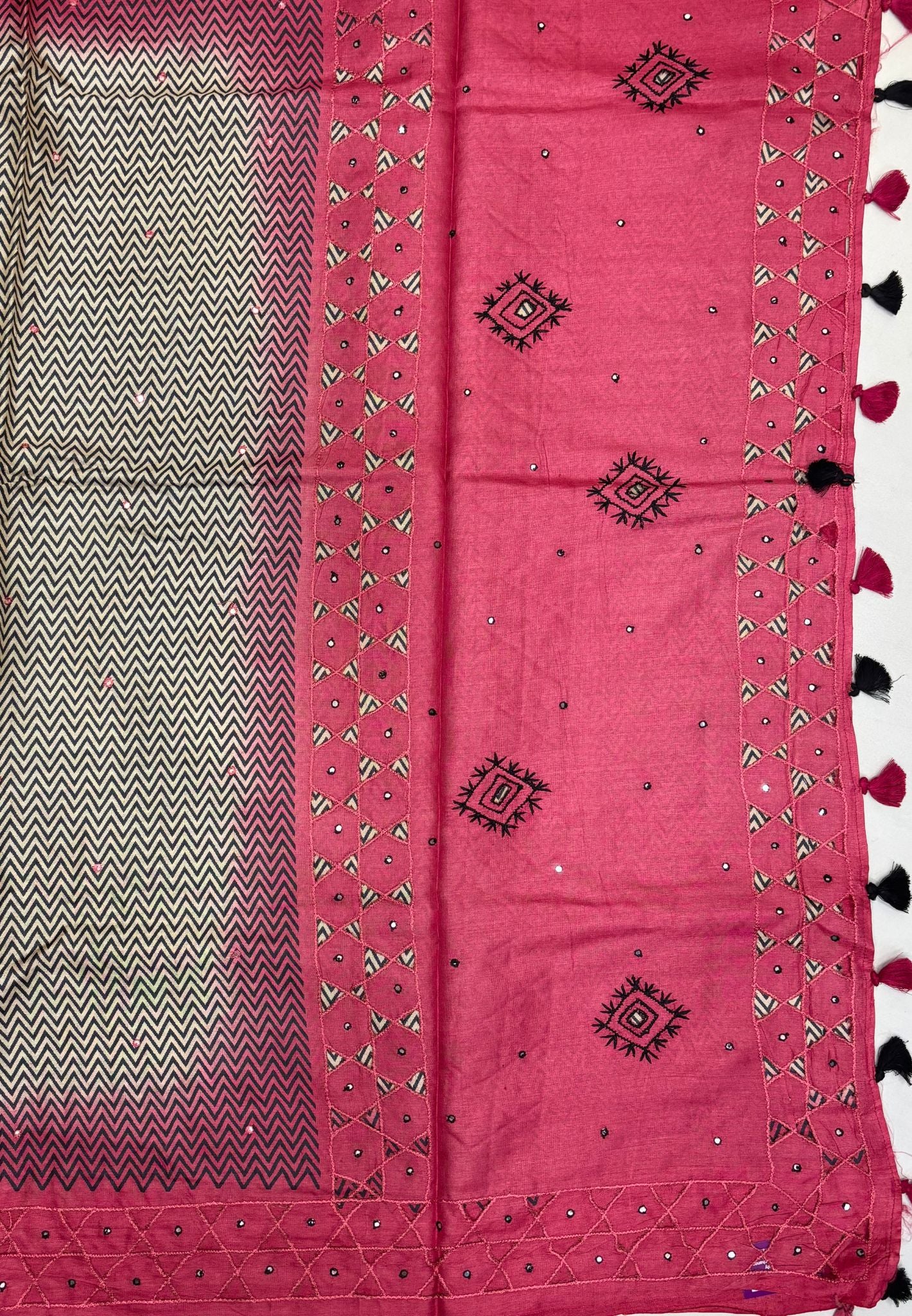 Pure Tussar Saree-Pink In Chevron Pattern With Contrast Border