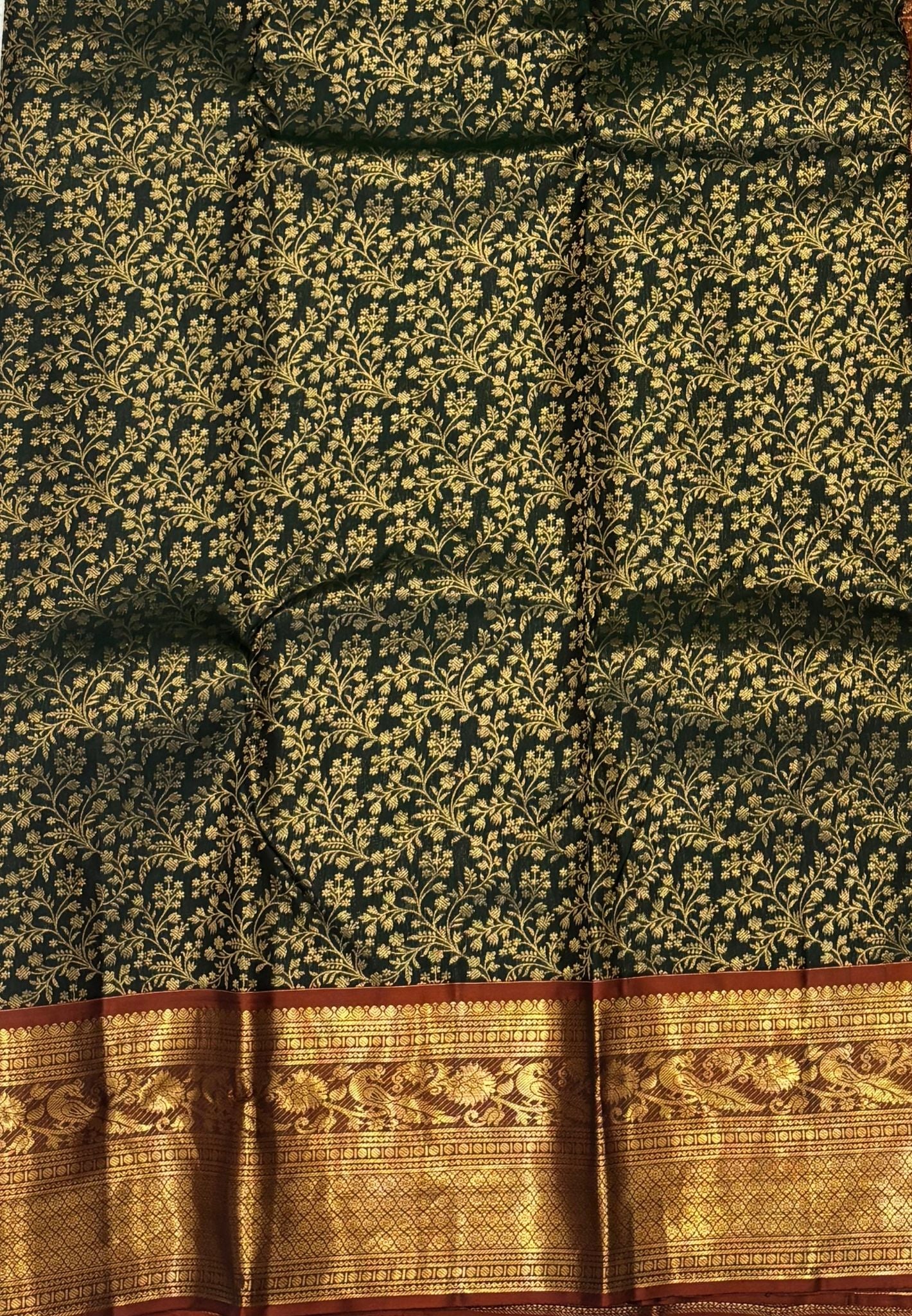 Pure Kanchipuram Silk Saree- Traditional Green with Contrast Border