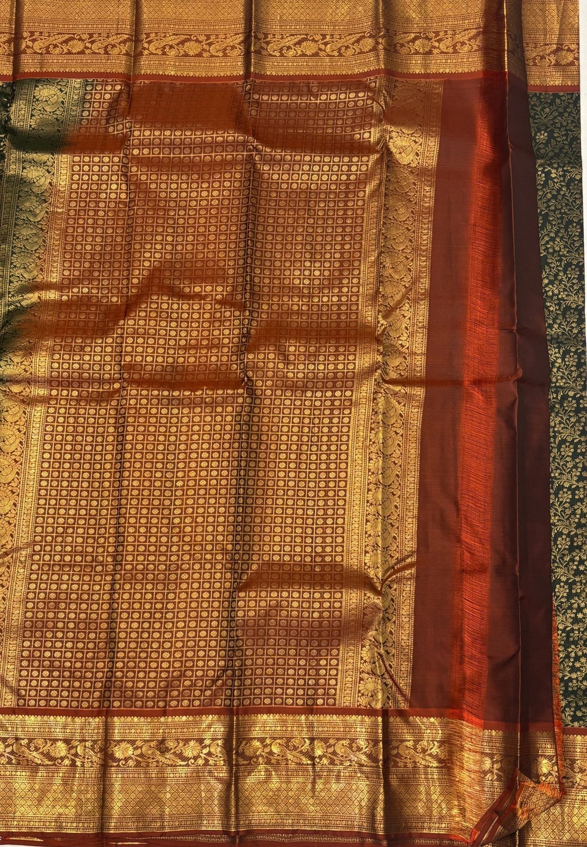 Pure Kanchipuram Silk Saree- Traditional Green with Contrast Border