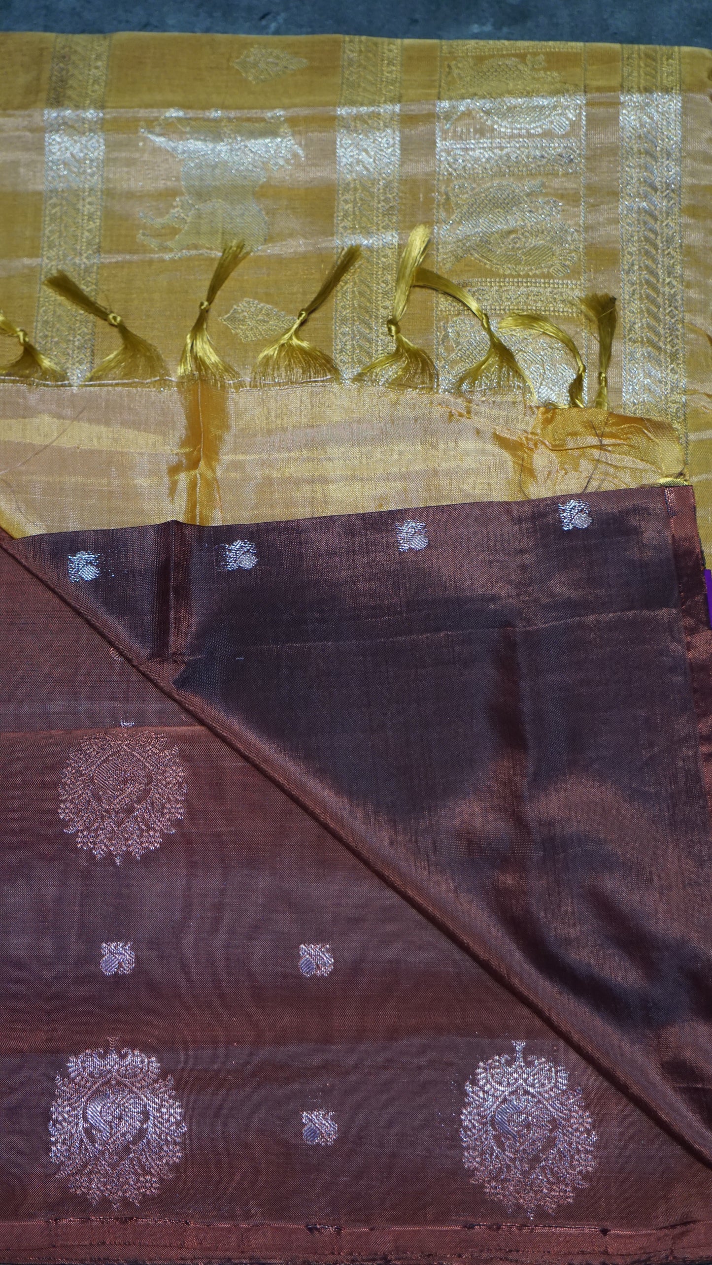 Vazhai Naaru Pattu Saree Vairaoosi Sandalwood - Maroon