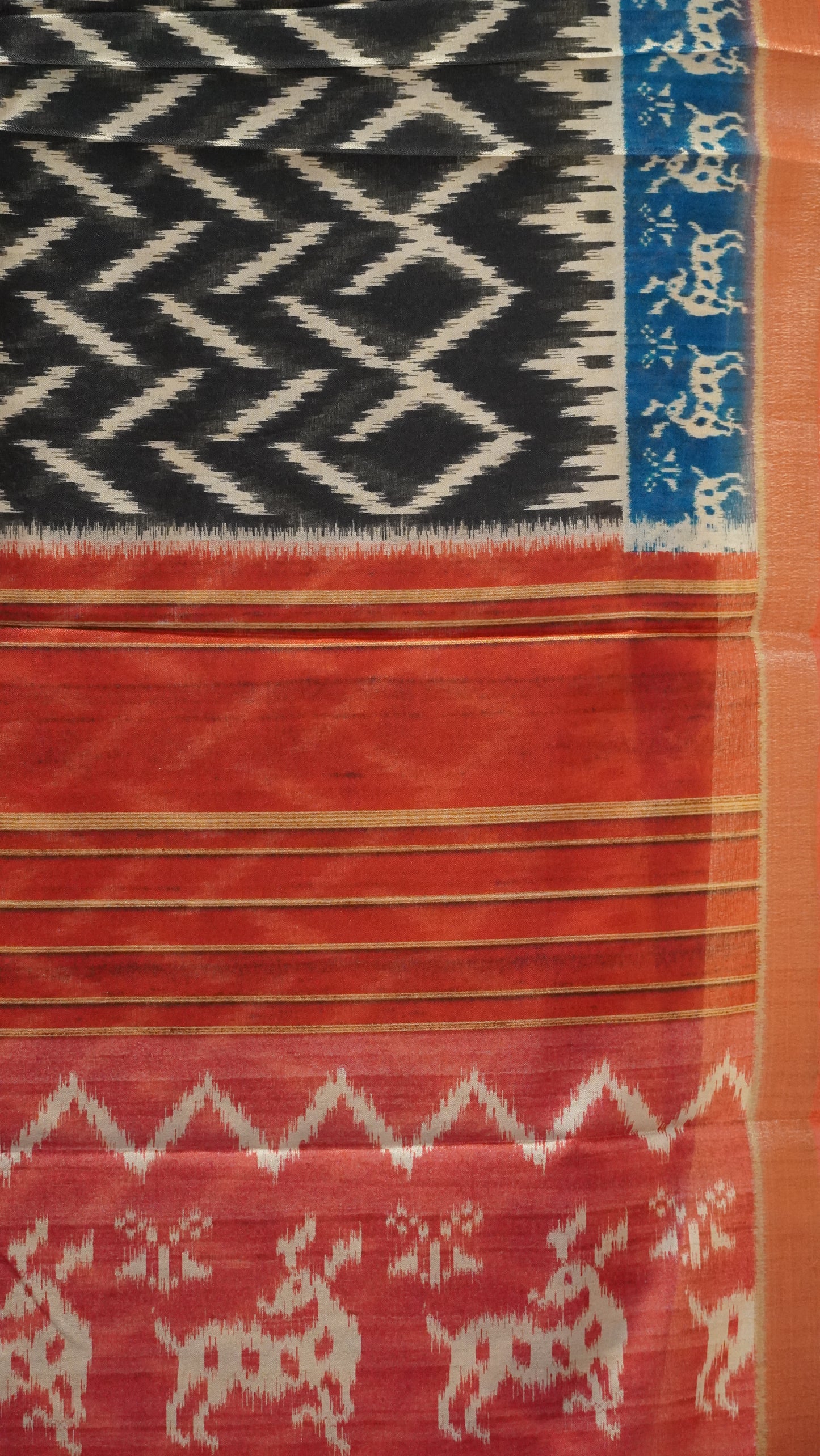Dola Silk Saree Ikkat Print-Black