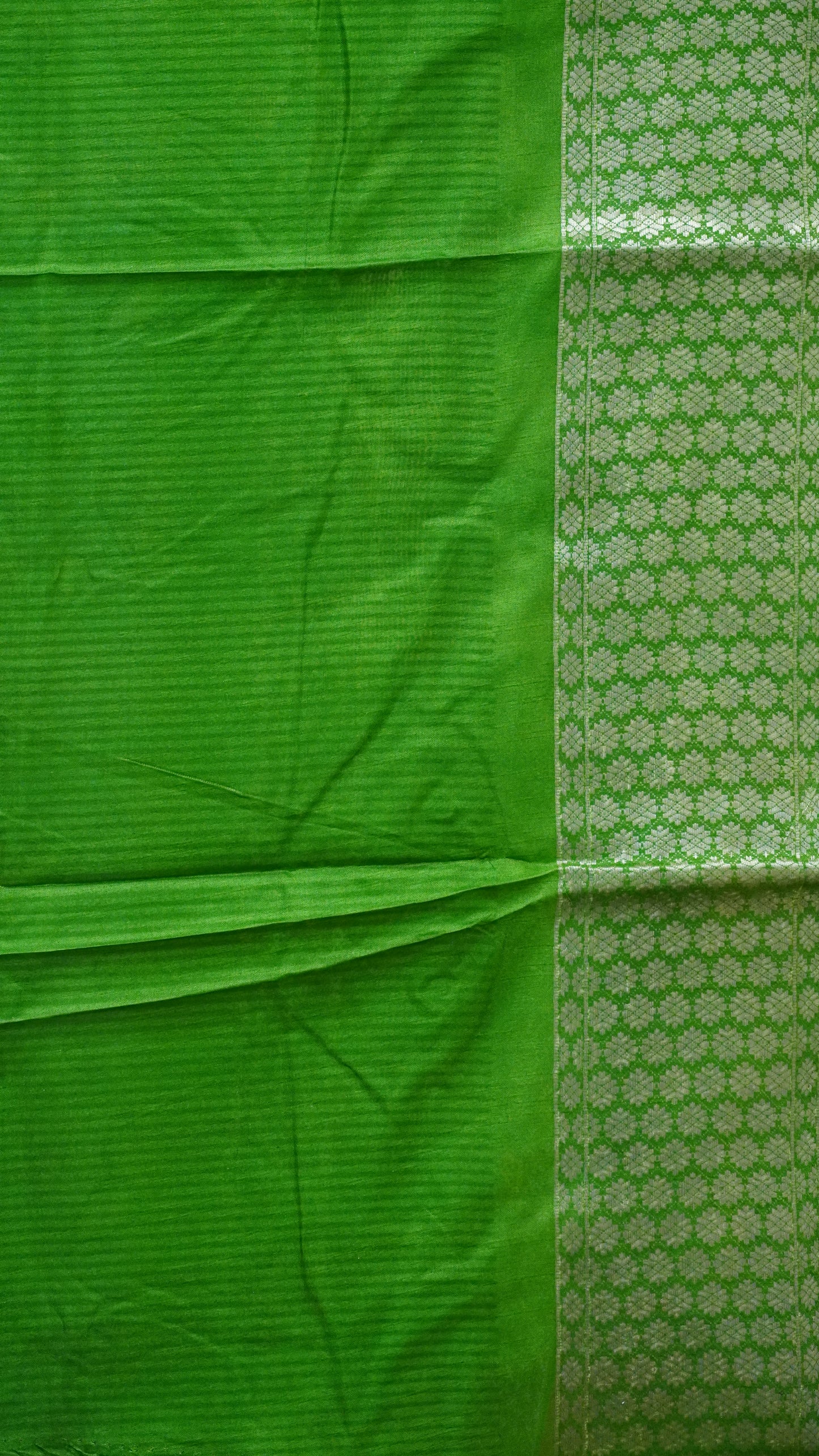 Dola Silk Saree Floral Print-Light Green