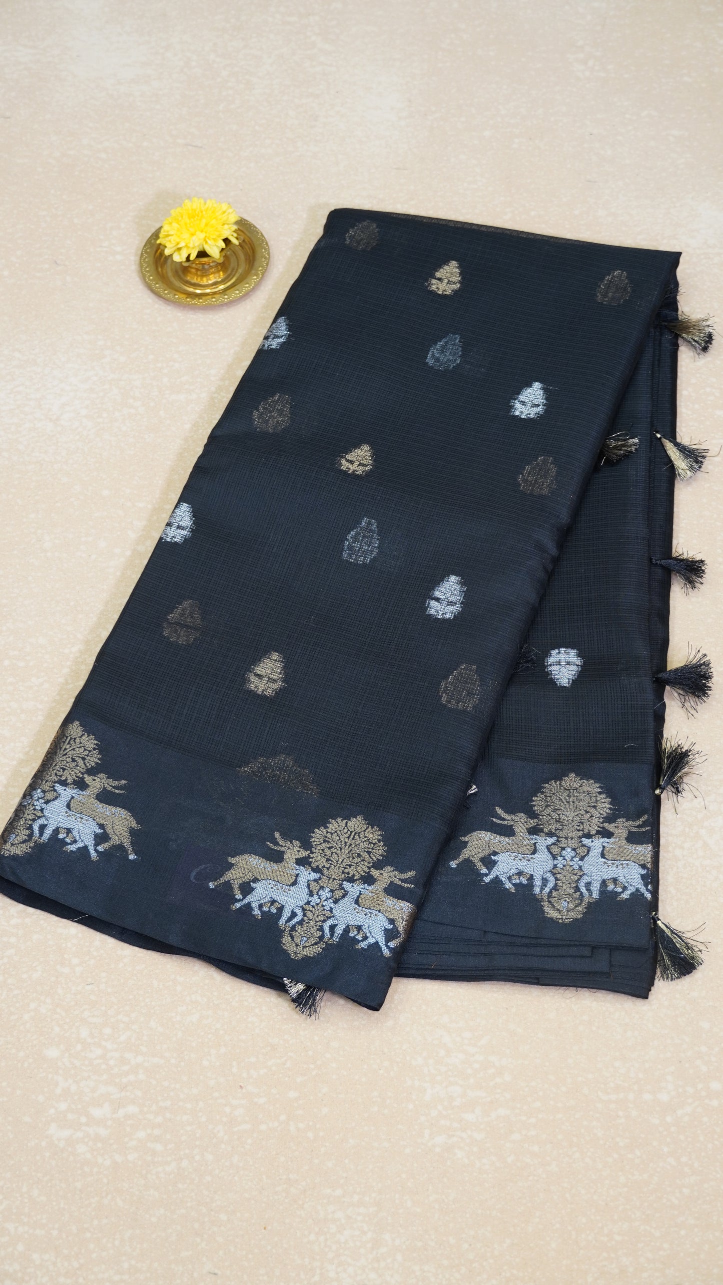 Art Zari Kota Deer Print - Black