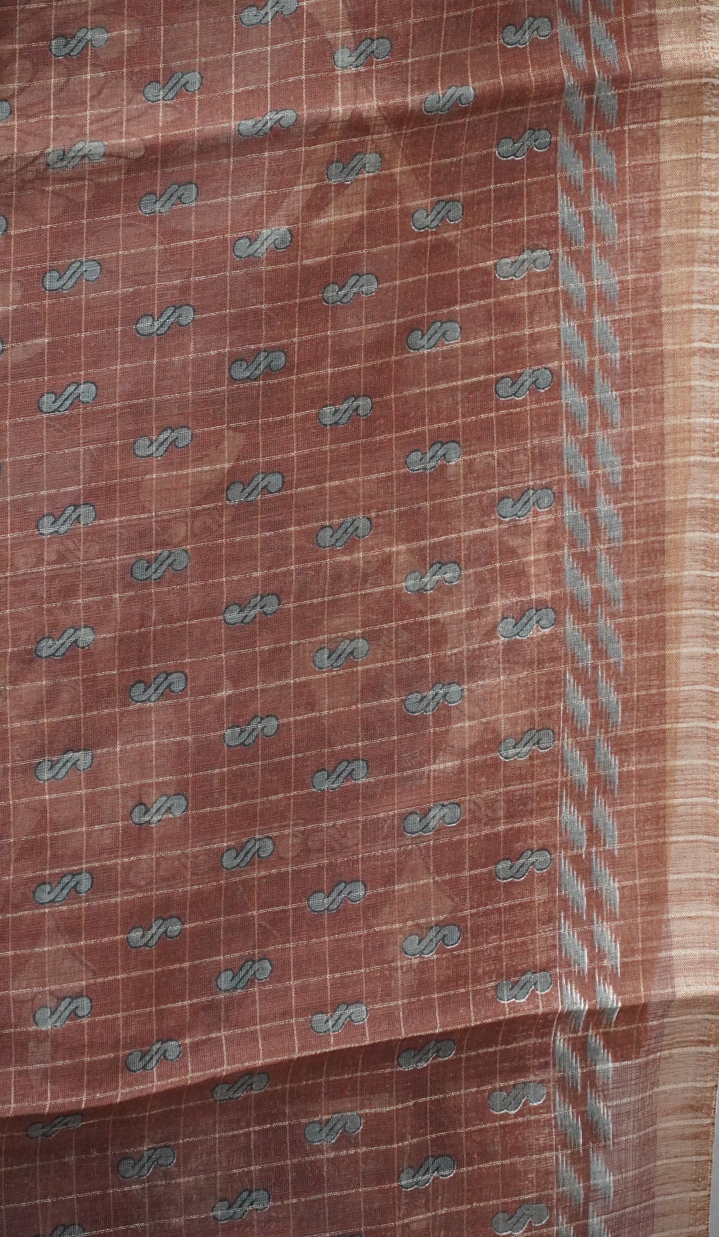 Semi Tussar Saree With Zari Checks And Figure Prints - Grey