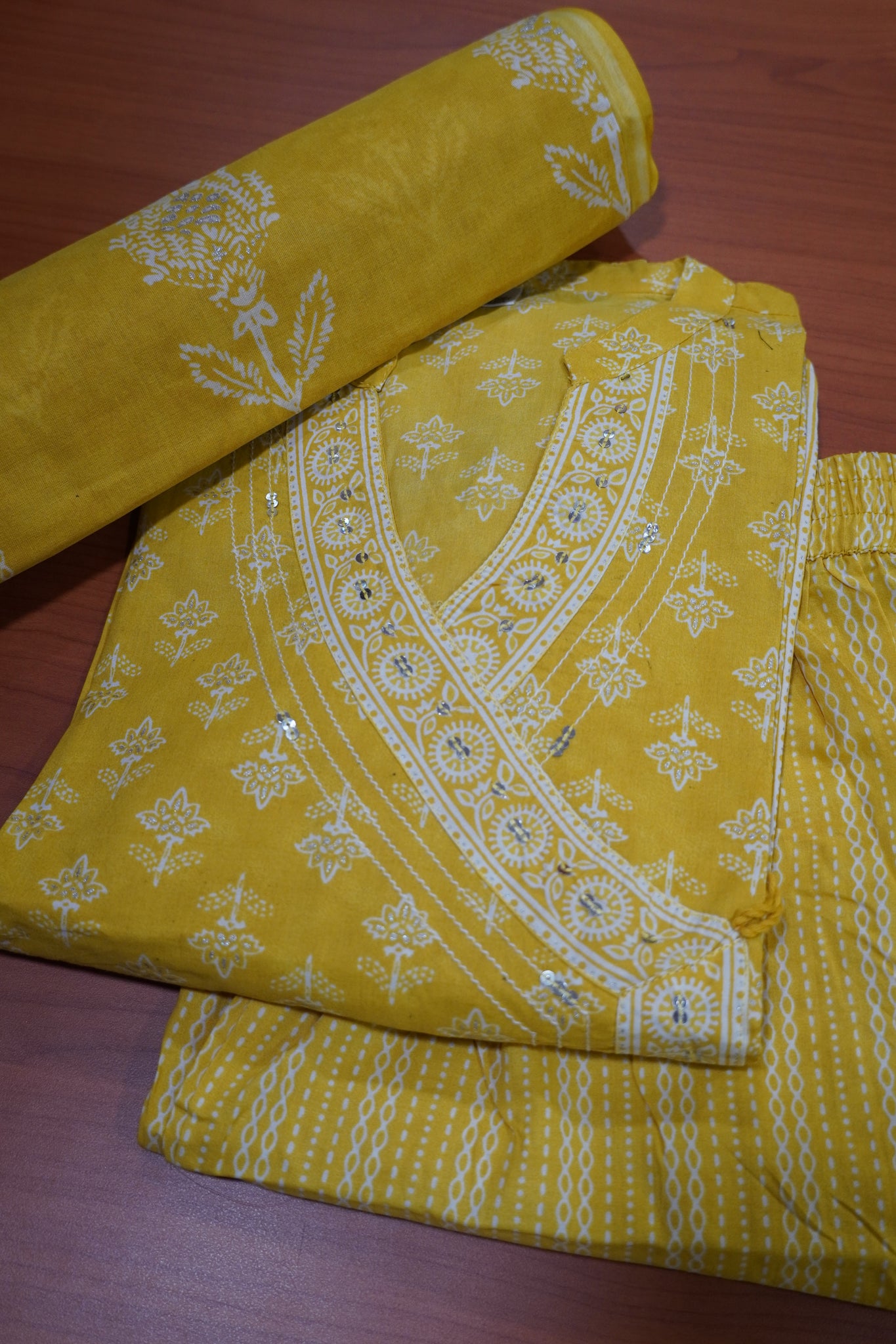 3 Pcs Kurti Set - Y Neck