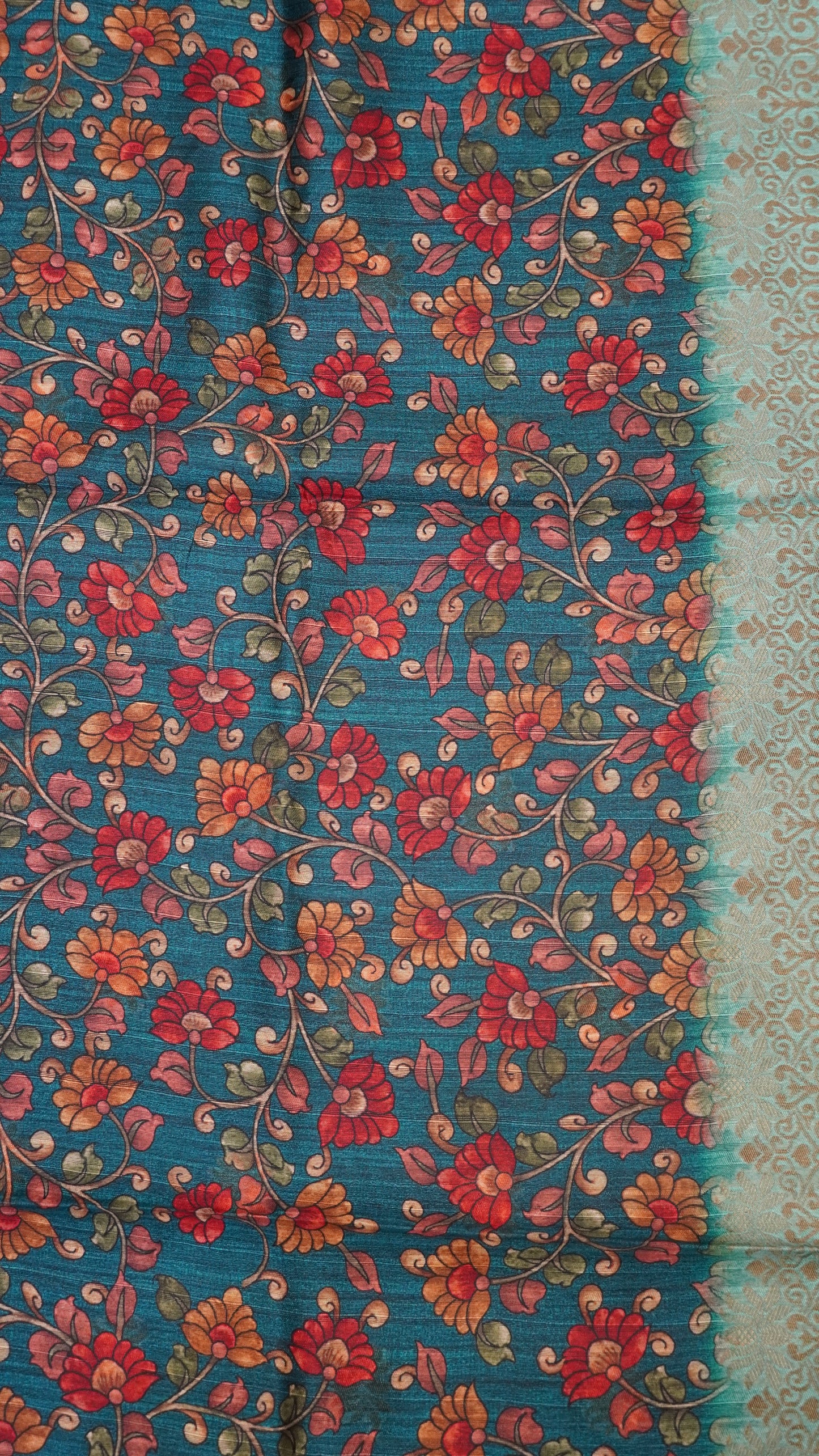 Gicha Tussar Saree -Curves Pattern Green