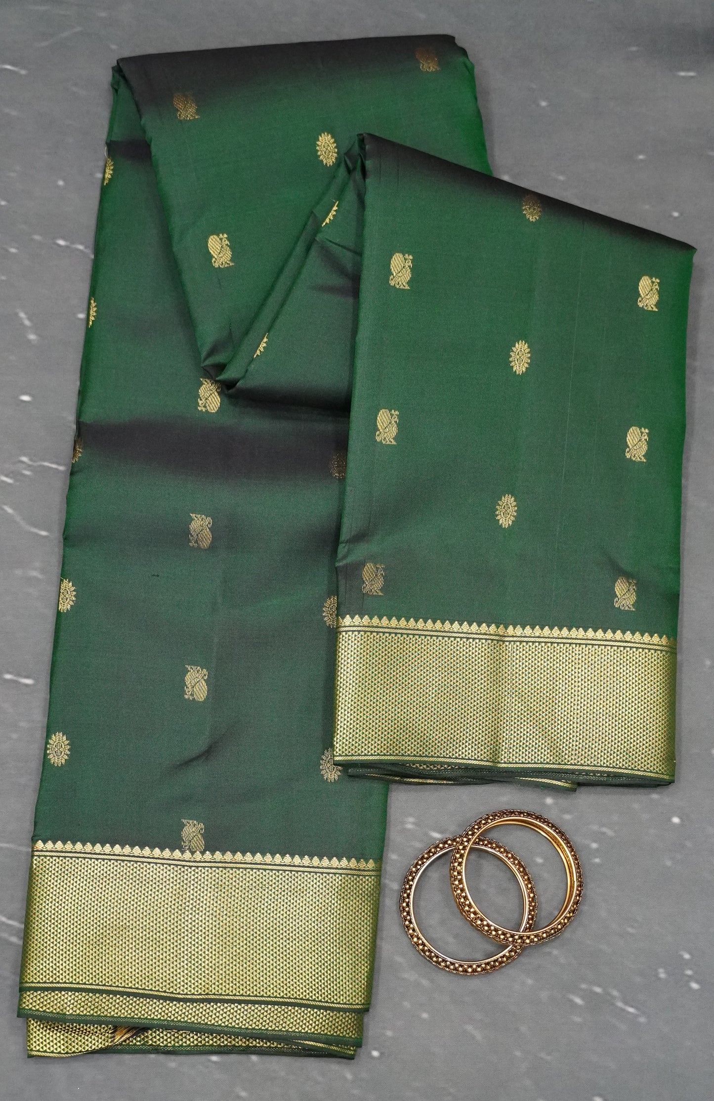 Pure Kanchipuram Silk Saree -Bottle Green Mayil Chakram