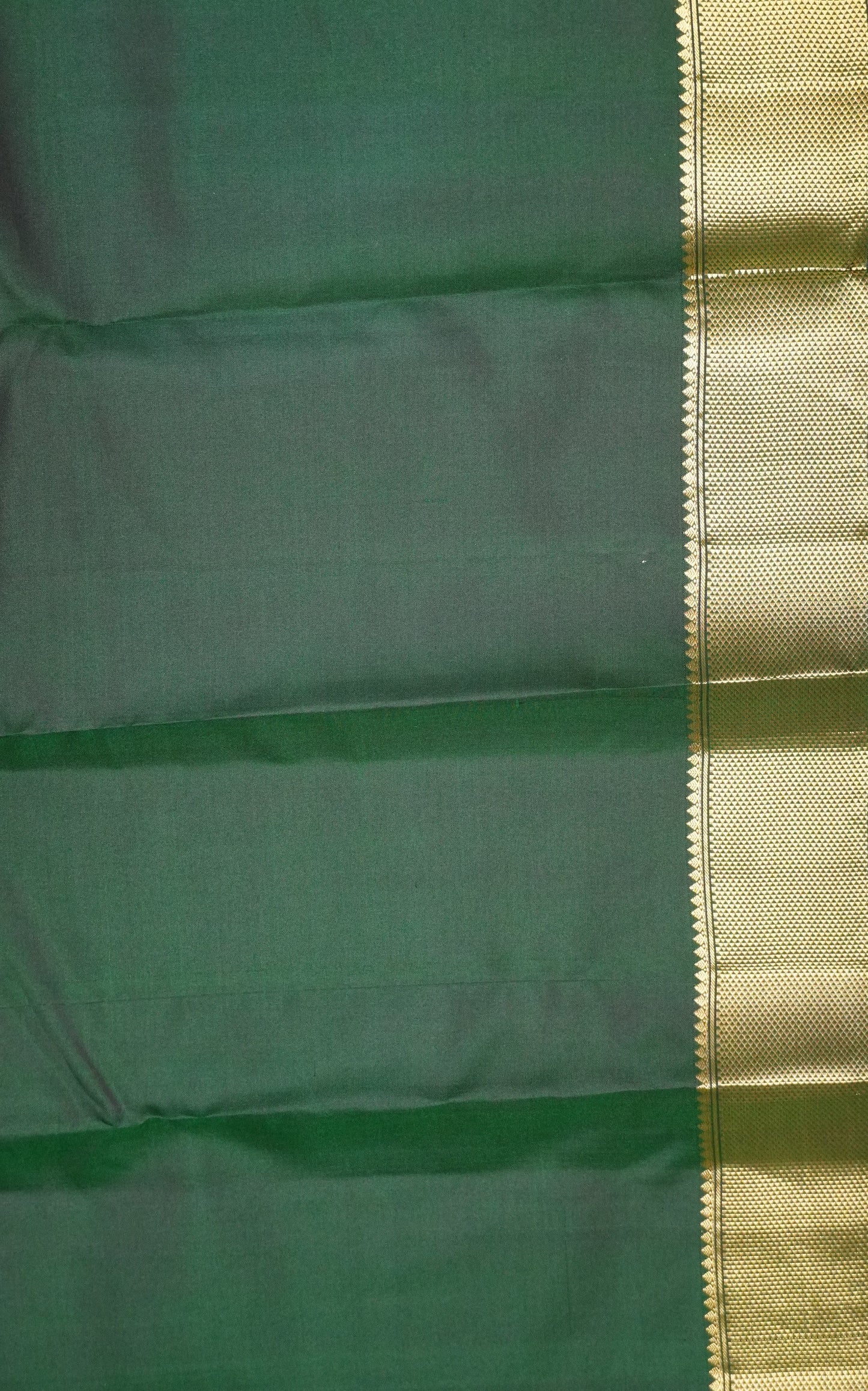 Pure Kanjivaram Silk Saree -Bottle Green Mayil Chakram
