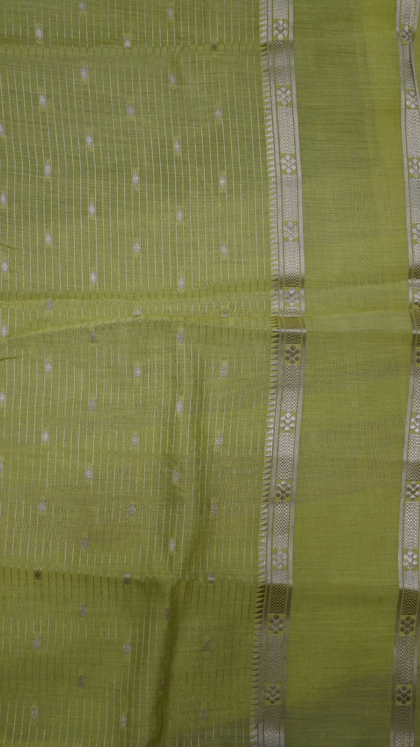 Viscose Saree-Floral Rettapet - Olive Green