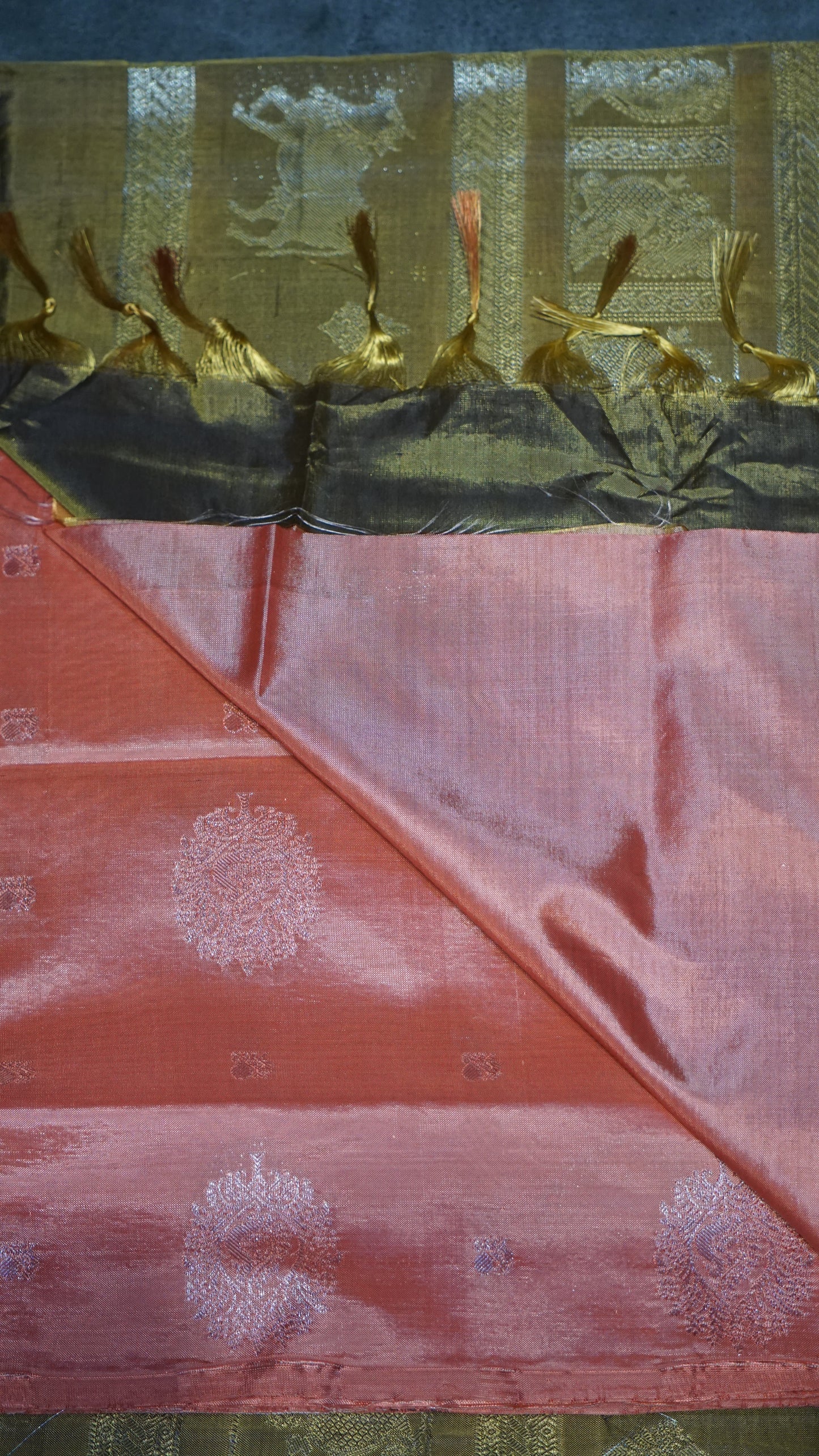 Vazhai Naaru Pattu Saree Vairaoosi Khaki - Peach
