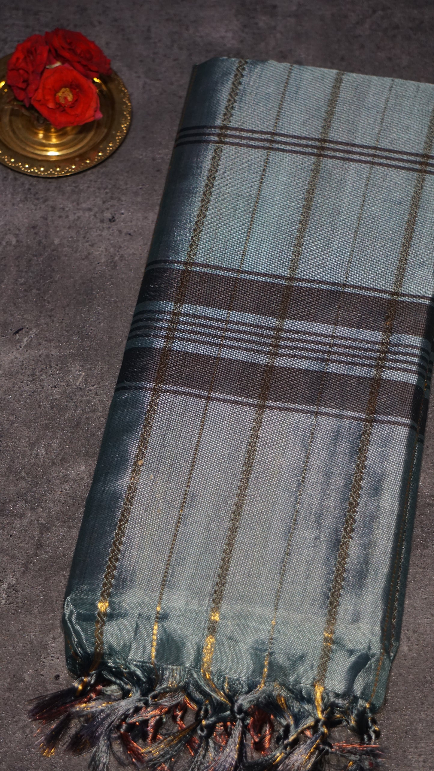 Vazhai Naaru Pattu Saree Velthari Metallic Green - Pink