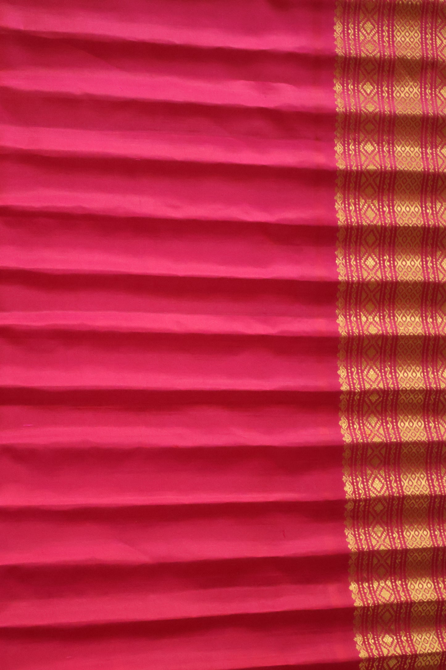 Pure Gadwal Silk Saree -Lemon Green-Red
