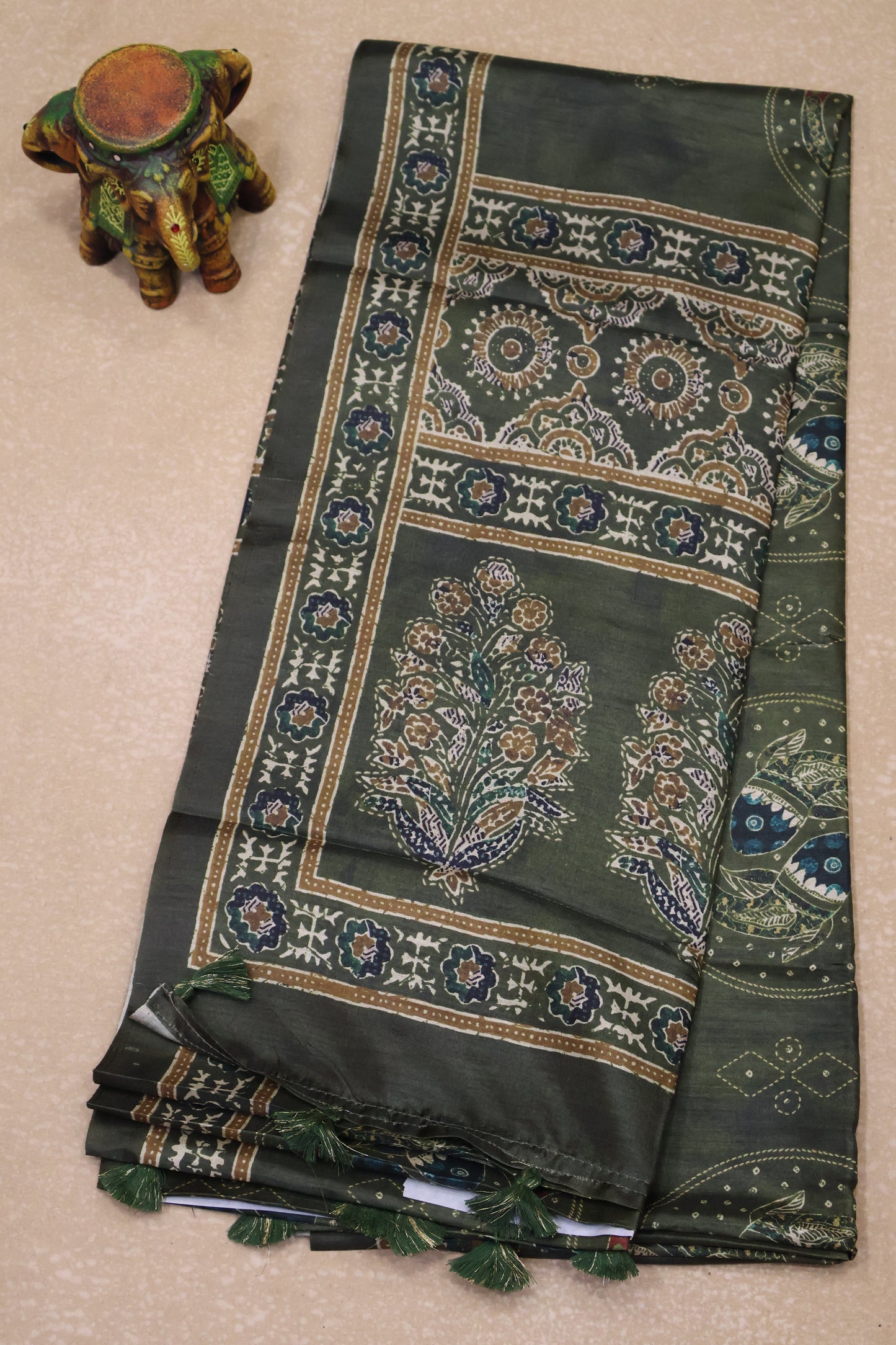 Paper Silk Saree-Mehandi Green Round Fish Pattern