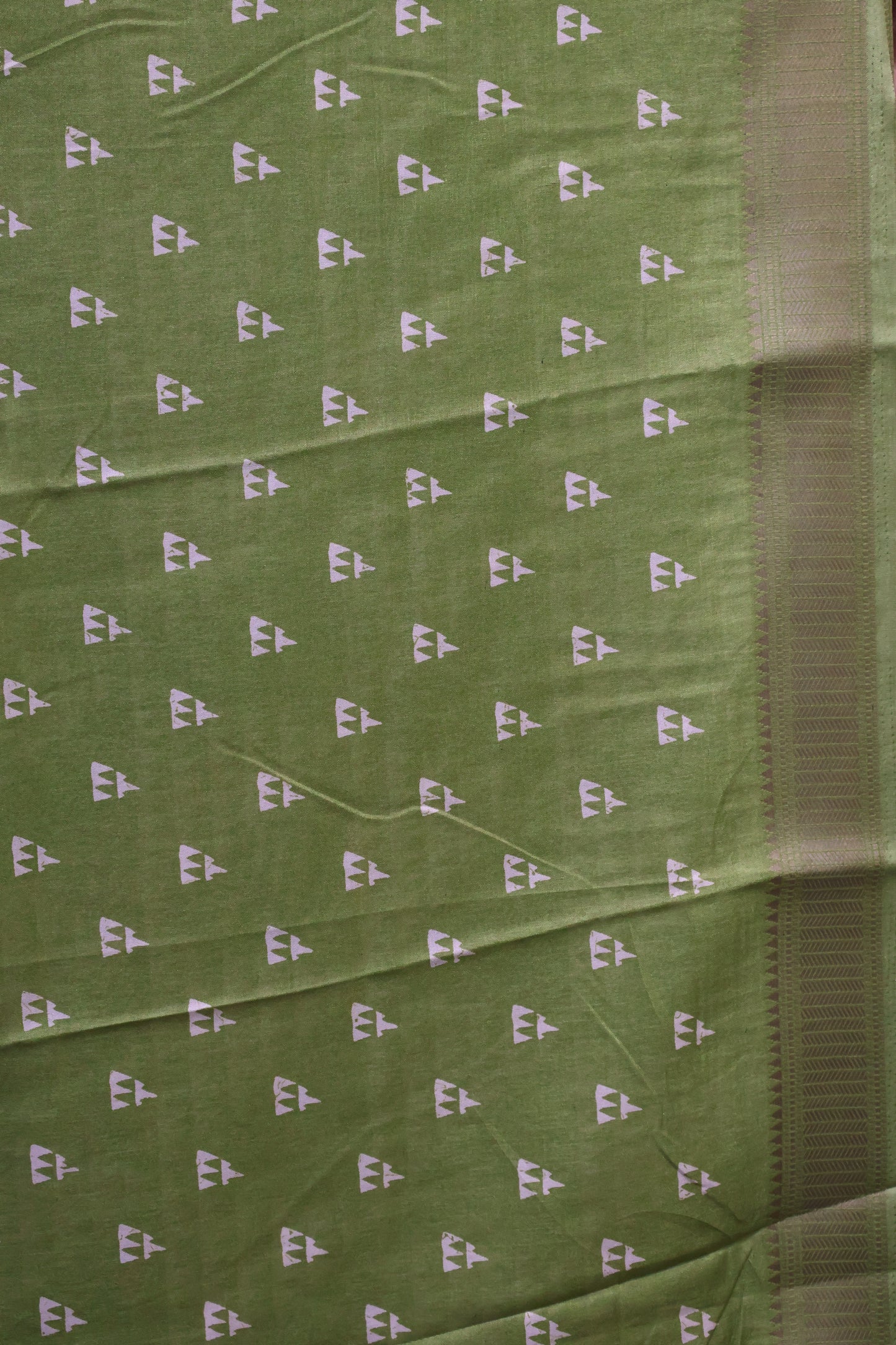 Dola Silk Saree Pyramid Pattern-Green