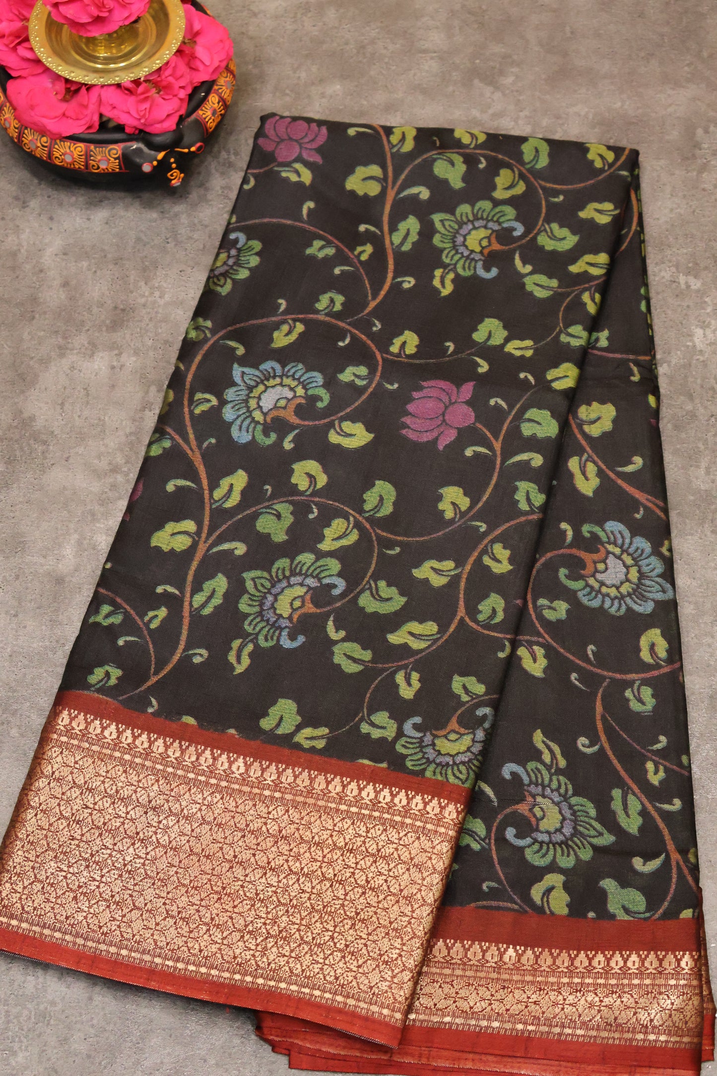 Dola Silk Saree Vine motif-Black