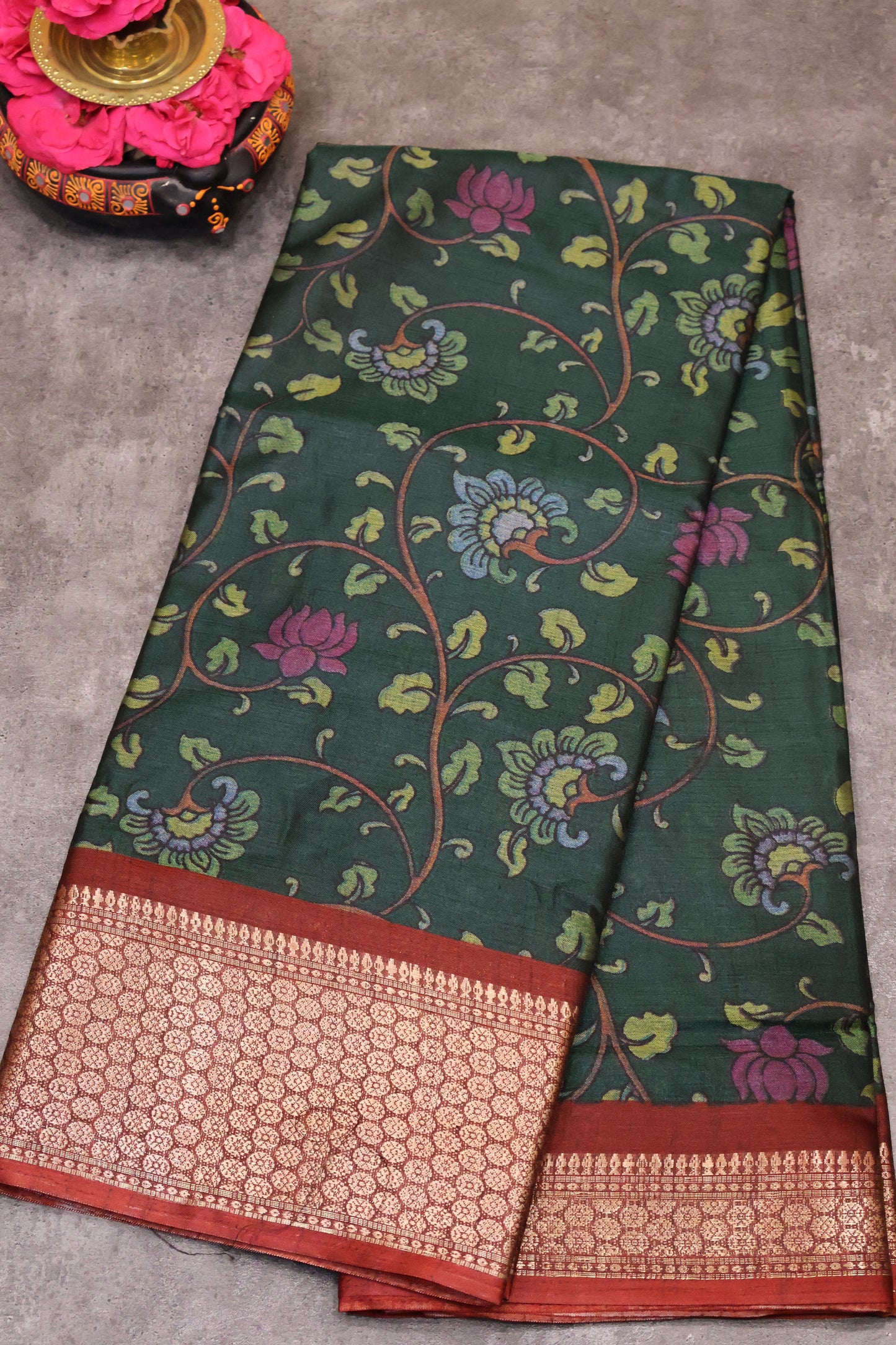 Dola Silk Saree Vine motif-Green