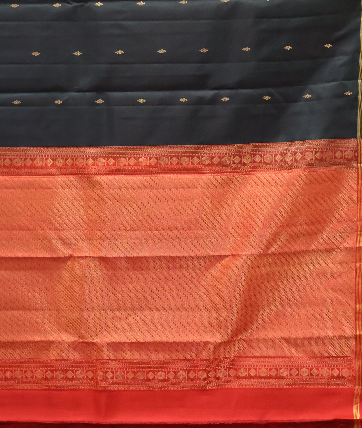 Mithilam-Pure Kanjivaram Festive Silk Saree-Bottle Green Leaf