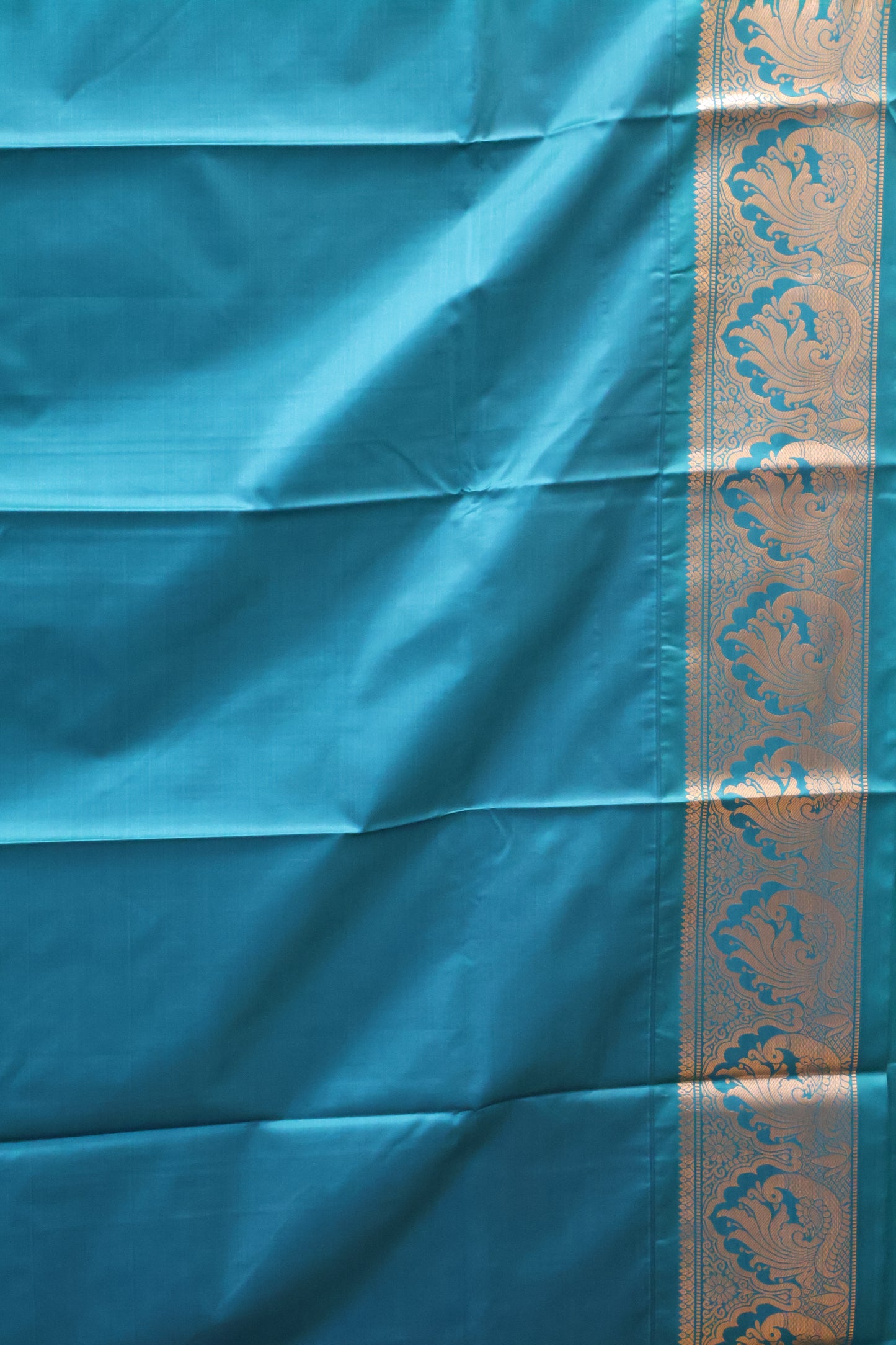 Semi Gadwal Silk Saree-Magenta Colour
