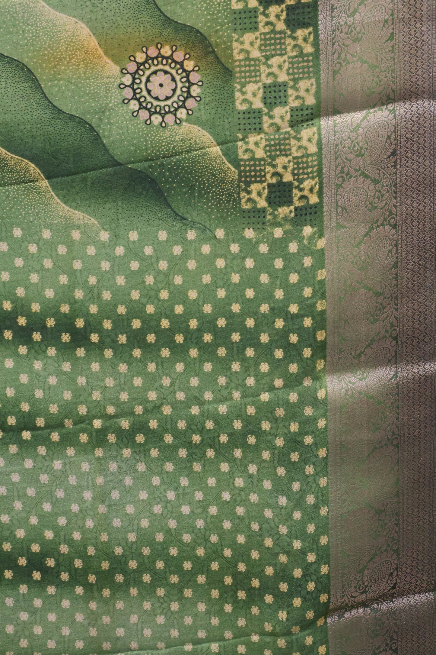 Shiffon Saree-Green Sindoor Wavy