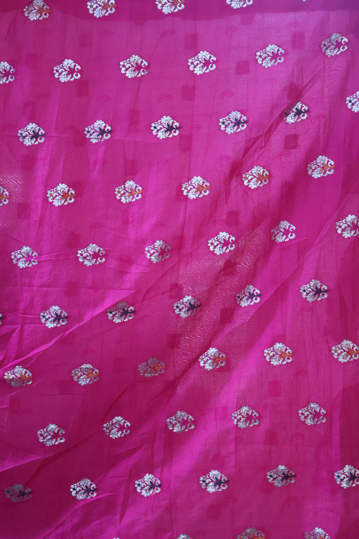 Mango Silk - Off white Elephant Butta