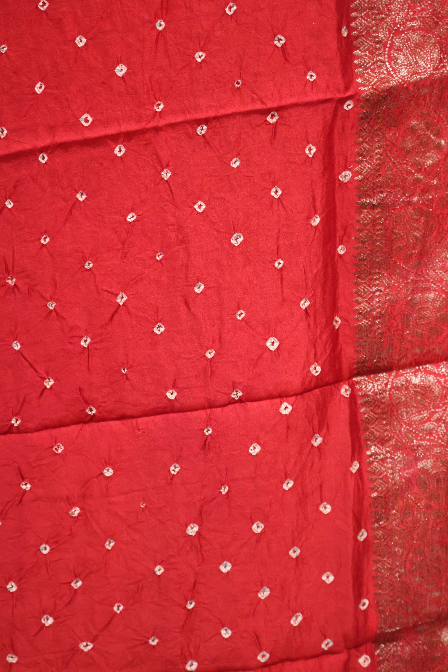 Pure Banarasi Saree Crushed - Red Oval Pattern