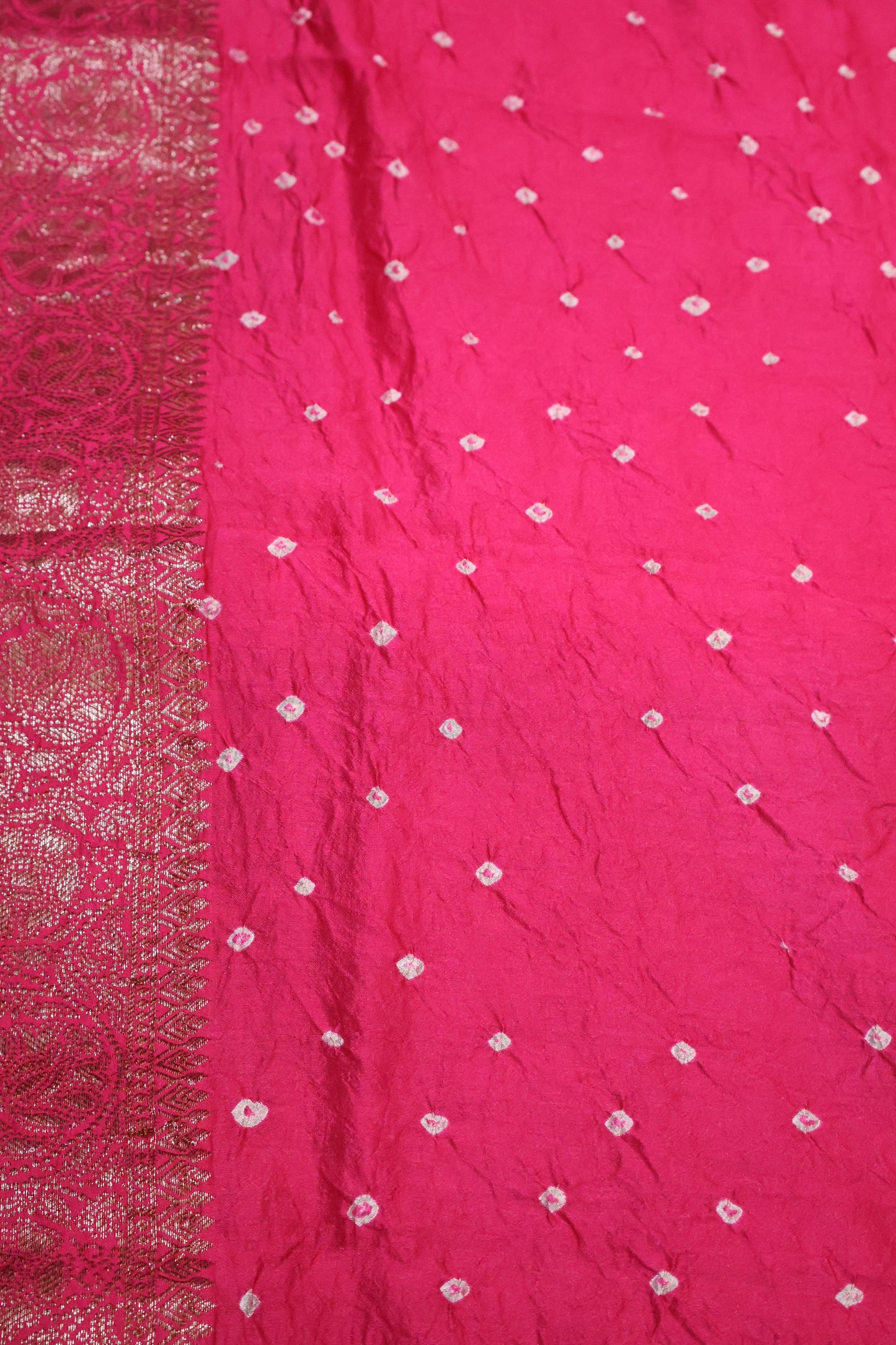Pure Banarasi Saree Crushed -Pink Oval Pattern