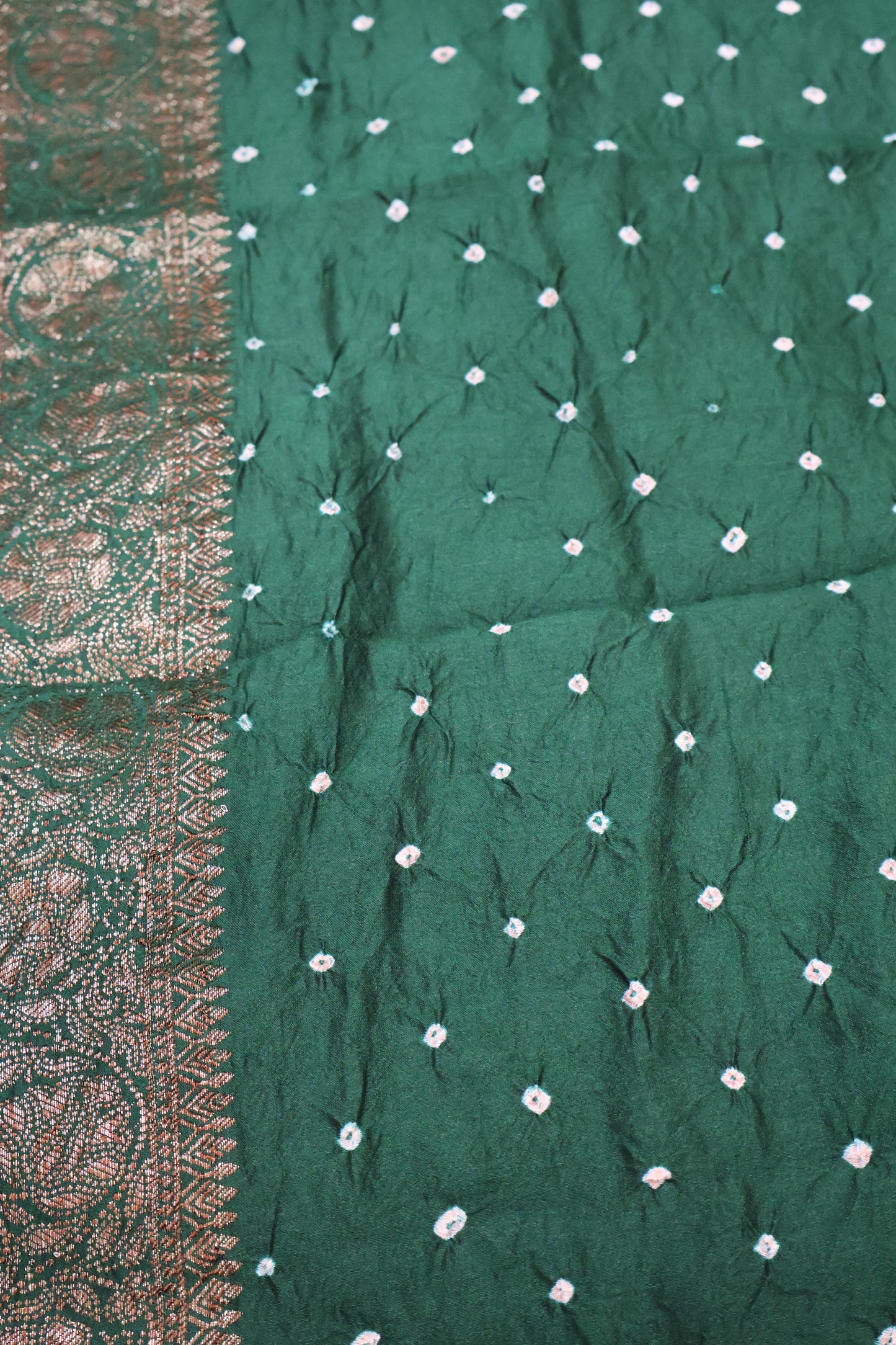 Pure Banarasi Saree Crushed -Dark Green Oval Pattern